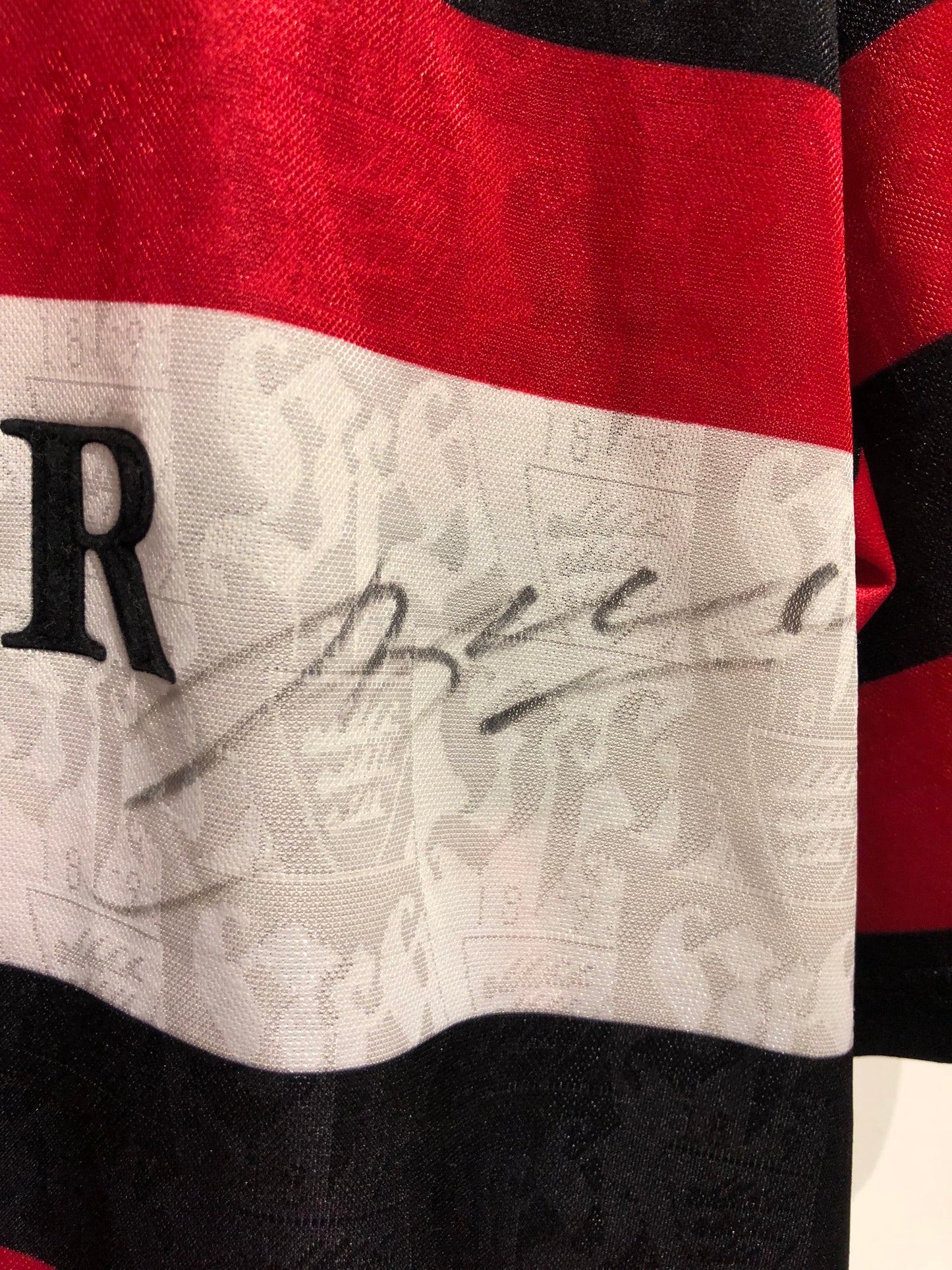 VFB Stuttgart 1997-99 Away Kit Signed by Fredi Bobic. (XL)