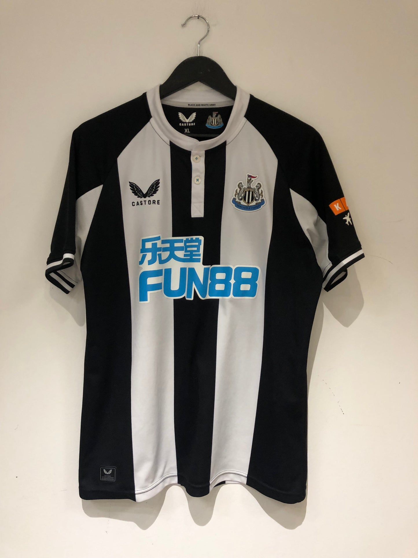 Newcastle United 2021-22 Home Kit. #10 Saint-Maximin (XL)