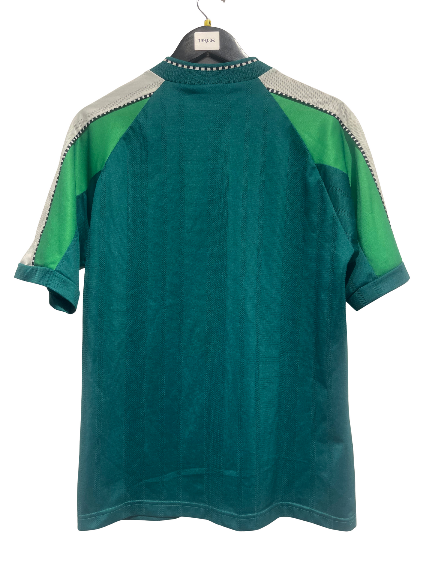 Werder Bremen 1997-98 Home Kit. (M)