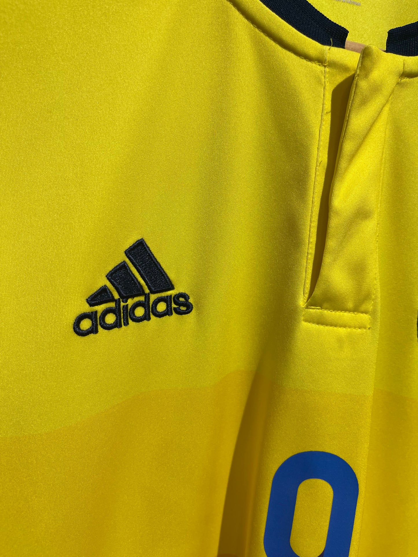 Colombia 2014 Home Kit. #9 Falcao. (M)