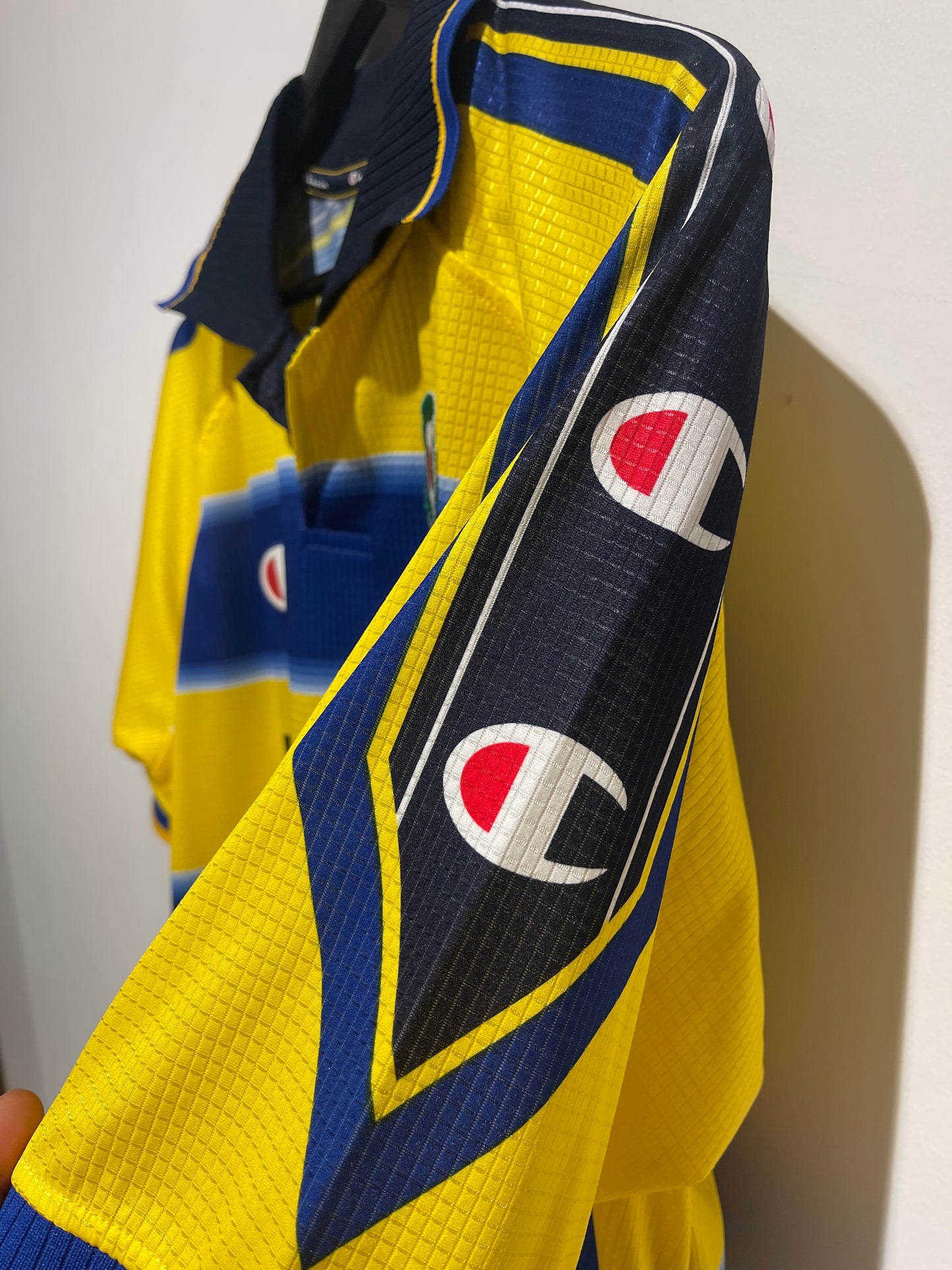 Parma Calcio 1999-00 Home Kit. #11 Amoroso. (XL)