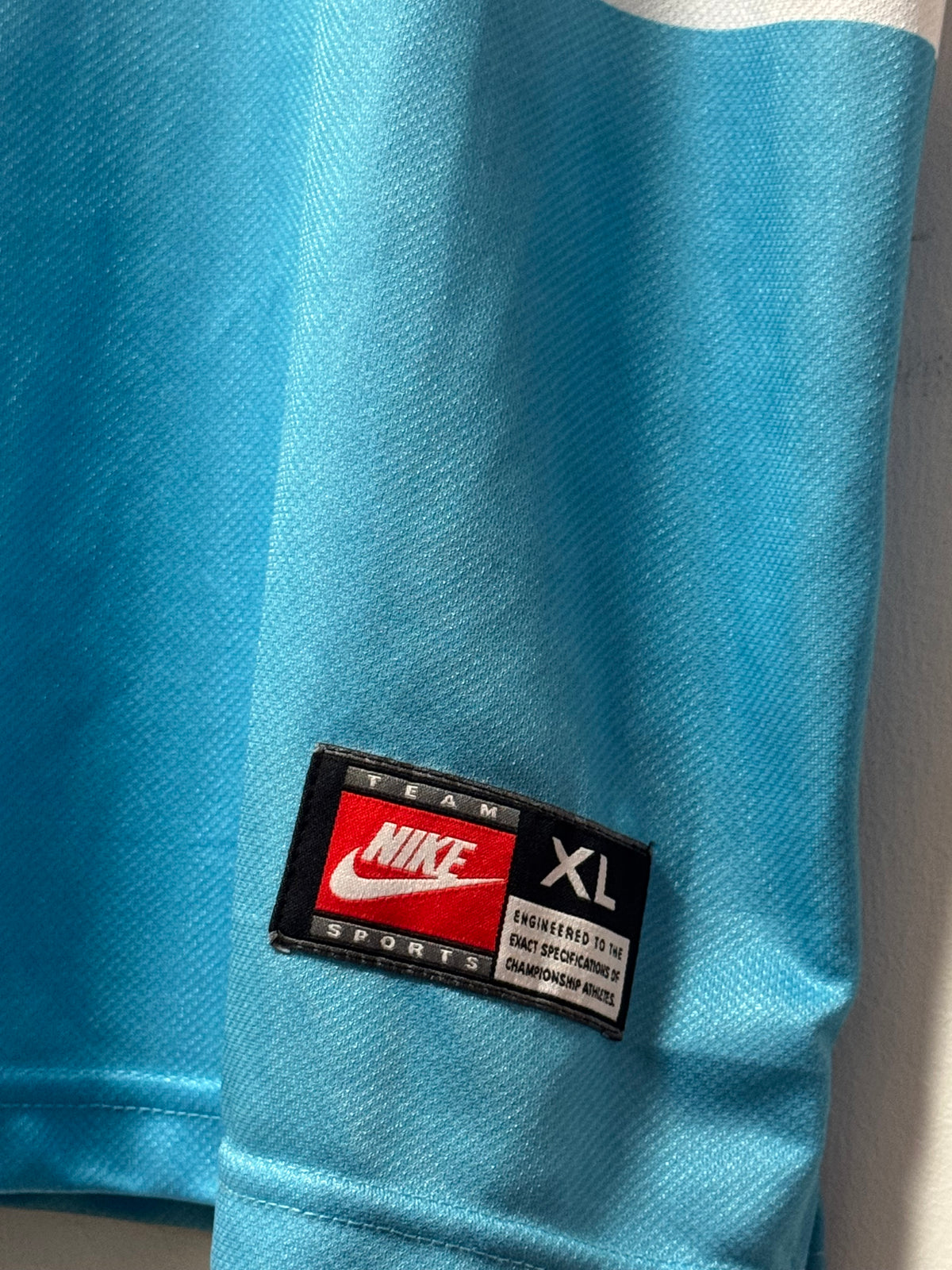 1860 München 1997-98 Home Kit. #11 Winkler. (XL) (Signed).