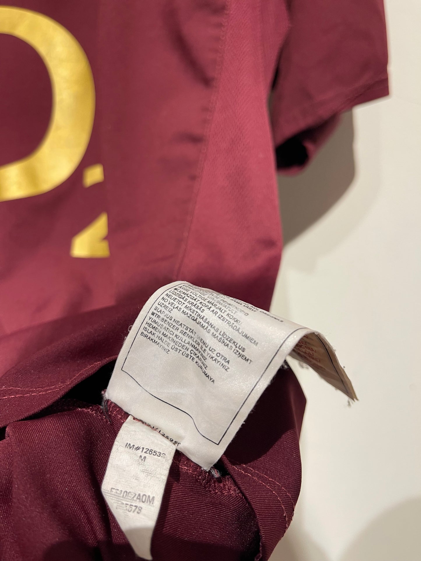 Arsenal 2005-06 Home Kit. #11 Van Persie. (M)