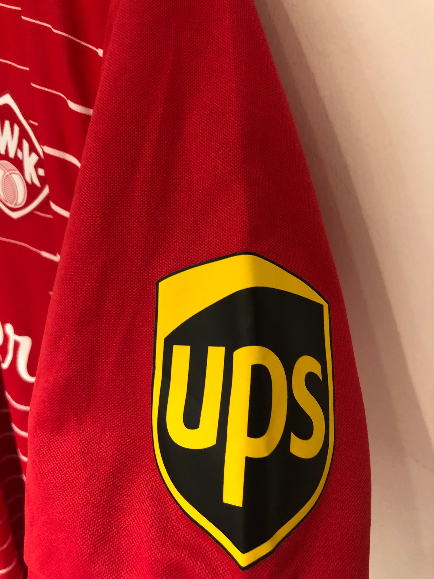 Würzburger Kickers 2017-18 Home Kit. Signed #4 Nikolau (L)
