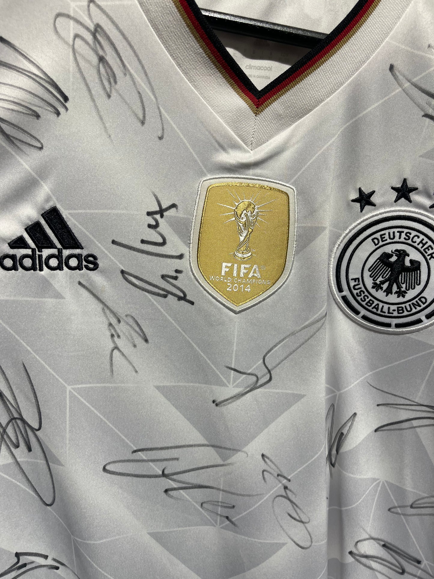 Deutschland 2016 Home Kit. (Signed)
