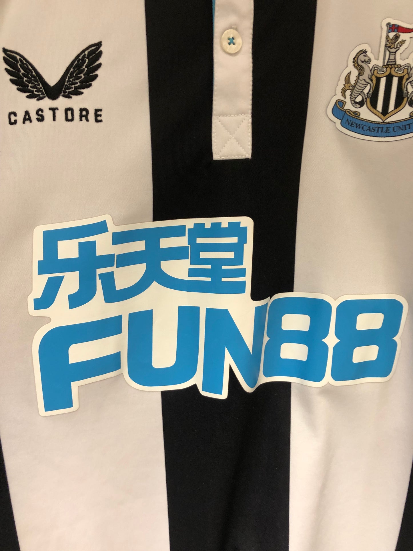 Newcastle United 2021-22 Home Kit. #10 Saint-Maximin (XL)