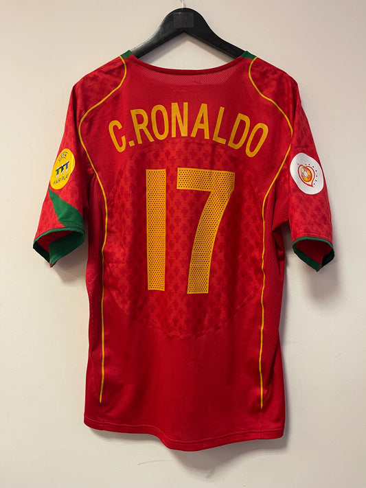 Portugal 2004 Home Kit. #17 C. Ronaldo. (XL)