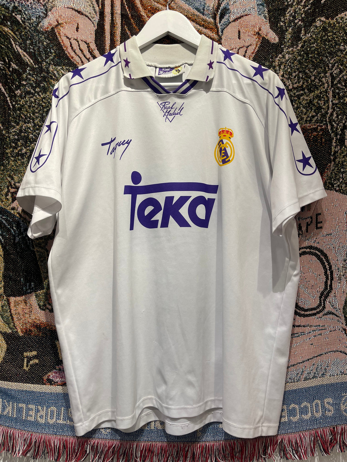 Real Madrid 1994-96 Taquy Home Kit. #10 Laudrup. (XL)