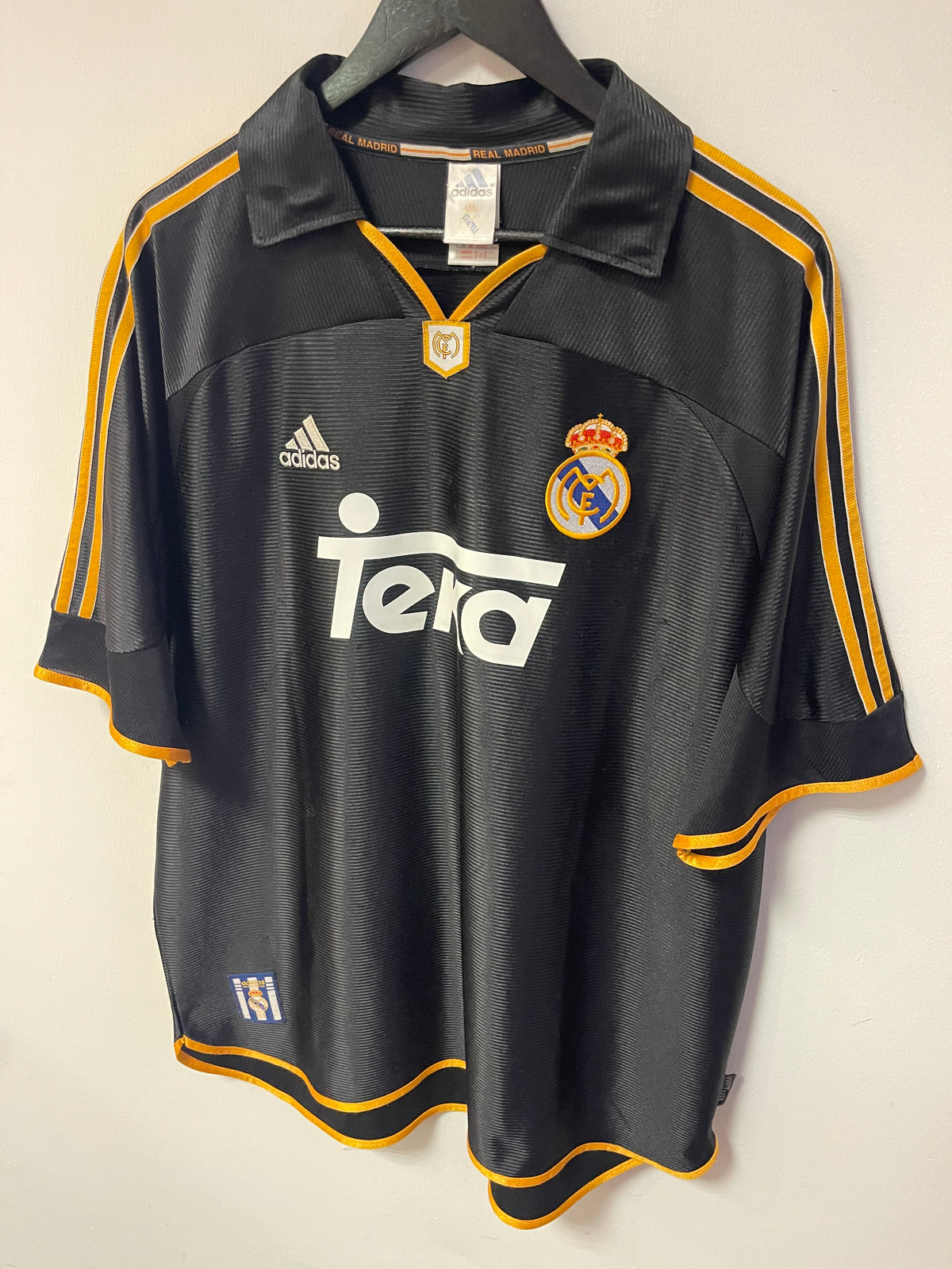 Real Madrid 1999-00 Away Kit. (XL) #6 Redondo.