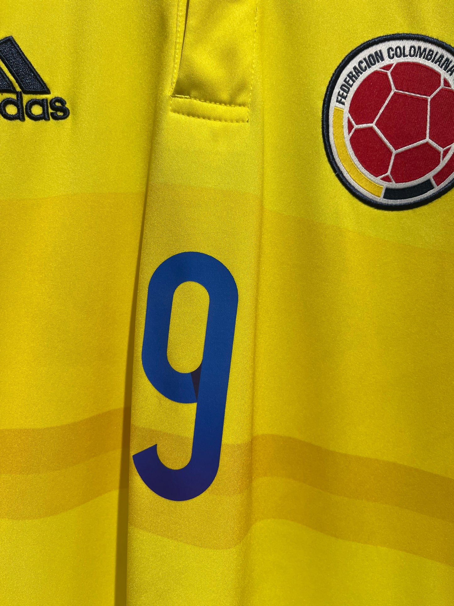 Colombia 2014 Home Kit. #9 Falcao. (M)