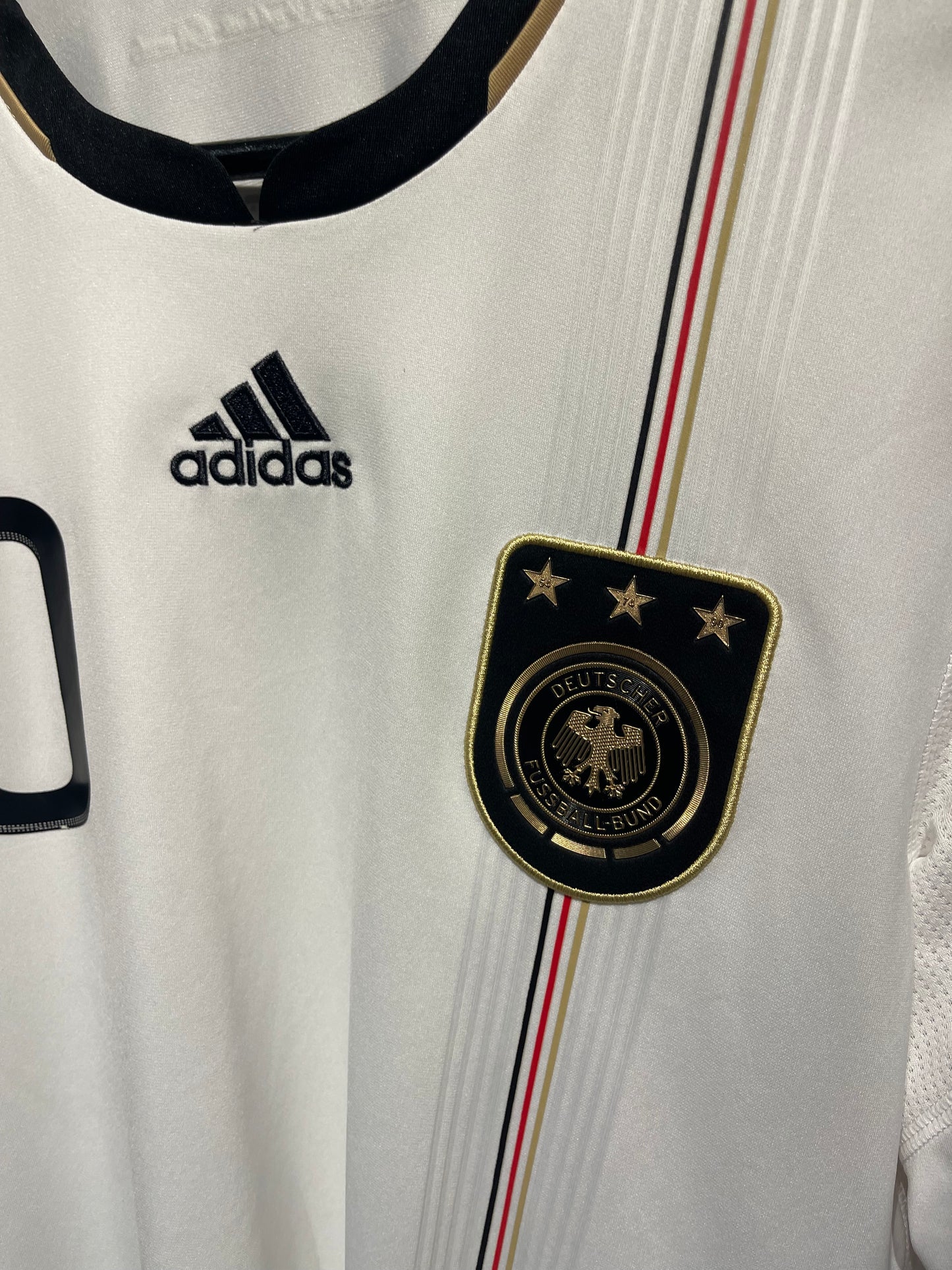 Deutschland 2010 Home Kit. (M) #10 Podolski.