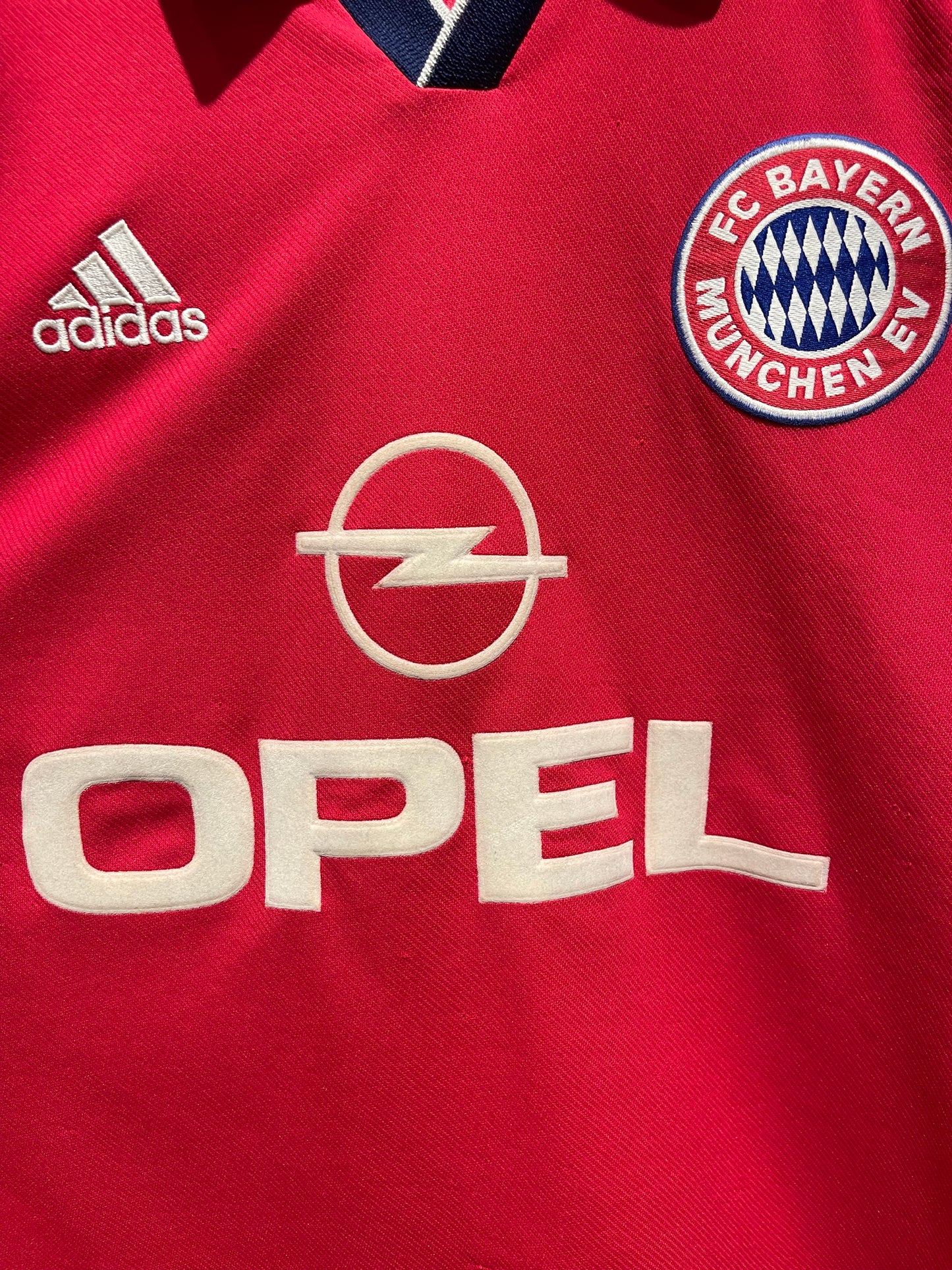 FC Bayern München 1999-01 Home Kit. (XL) #8 Strunz.