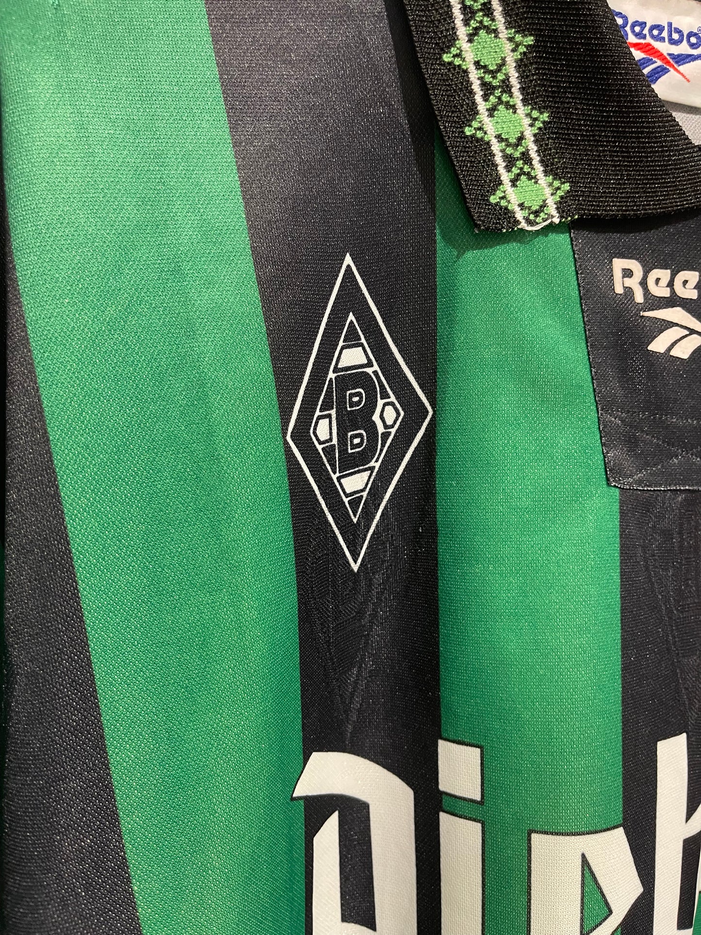 Borussia M‘Gladbach 1995-96 Away Kit. (L)