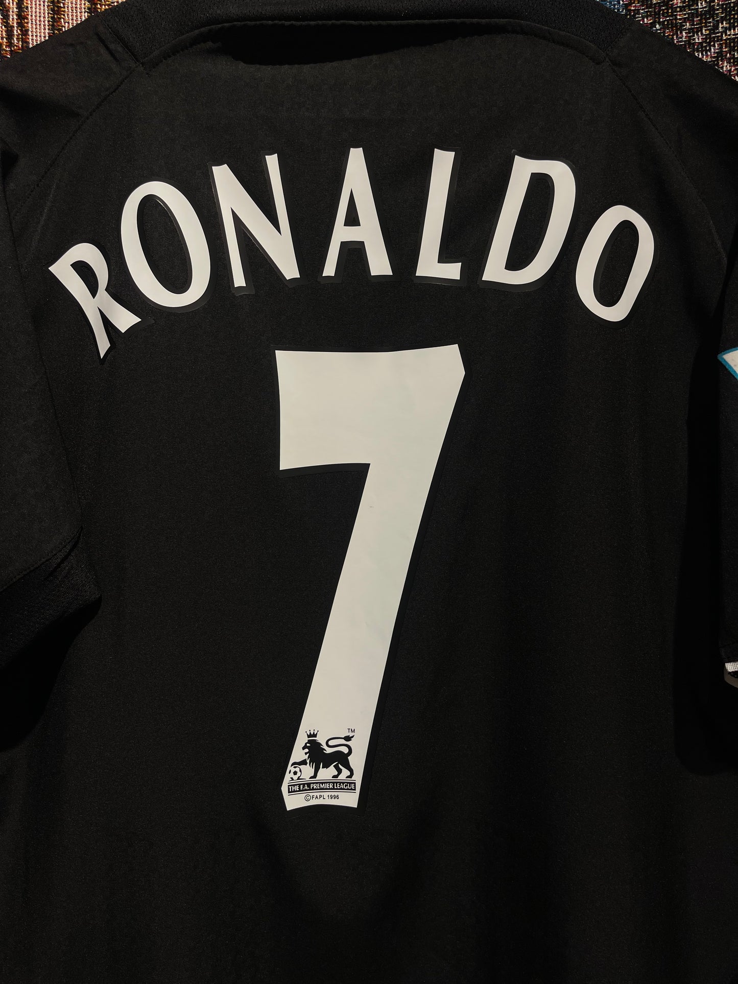 Manchester United 2003-05 Away Kit. #7 Ronaldo. (L)