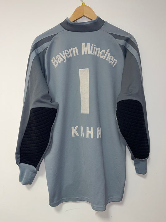Bayern München 2001-02 GK. (M) #1 O. Kahn.
