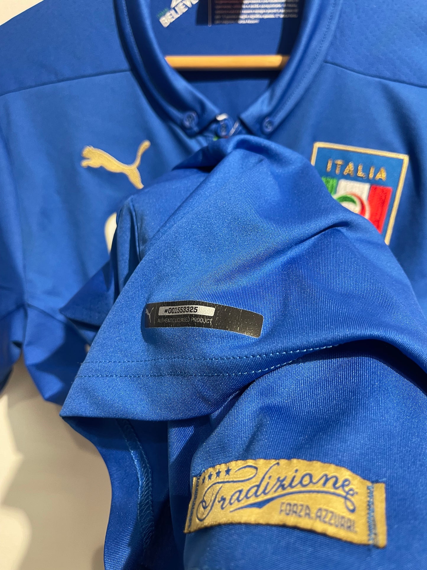 Italy 2014 Home Kit. #9 Balotelli. (M)