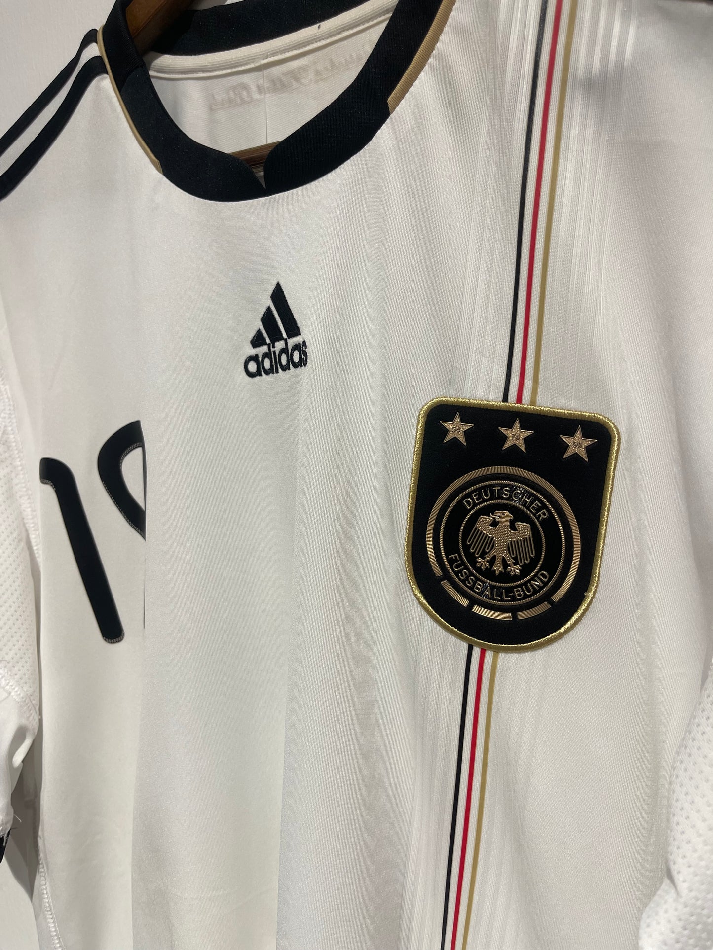 Deutschland 2010 Home Kit. (#19 Cacau) (L)