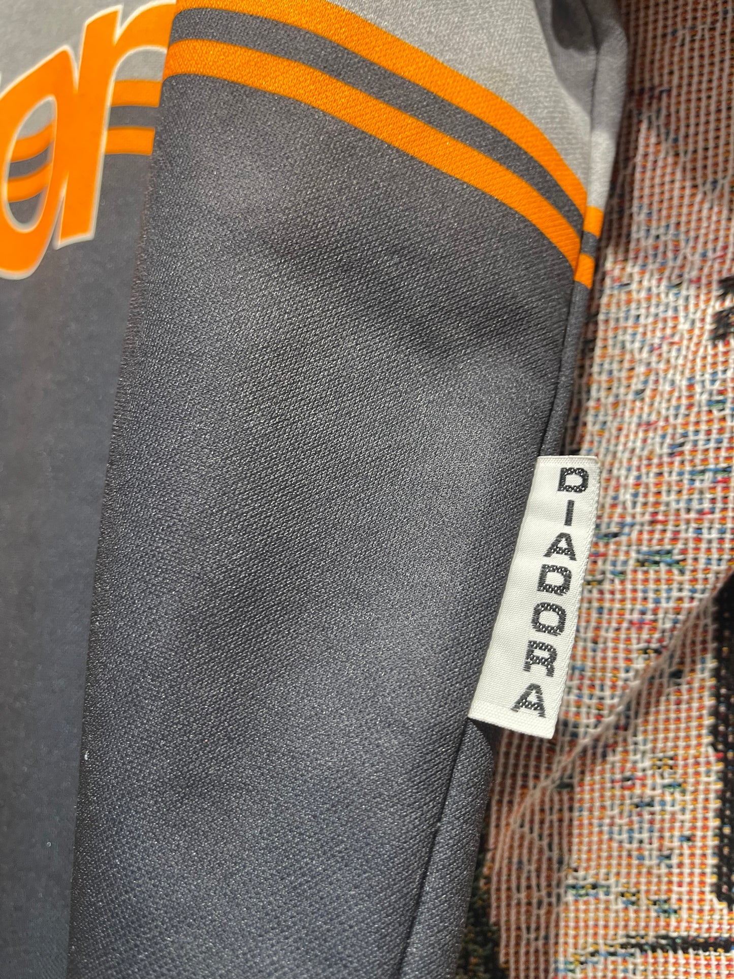 As Roma 1997-98 Training Shirt. (XL)
