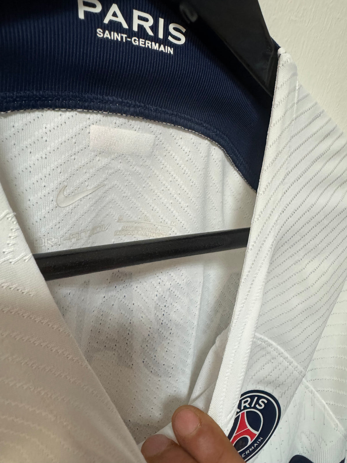 PSG 2023-24 Away Kit. #7 Mbappé. (M).