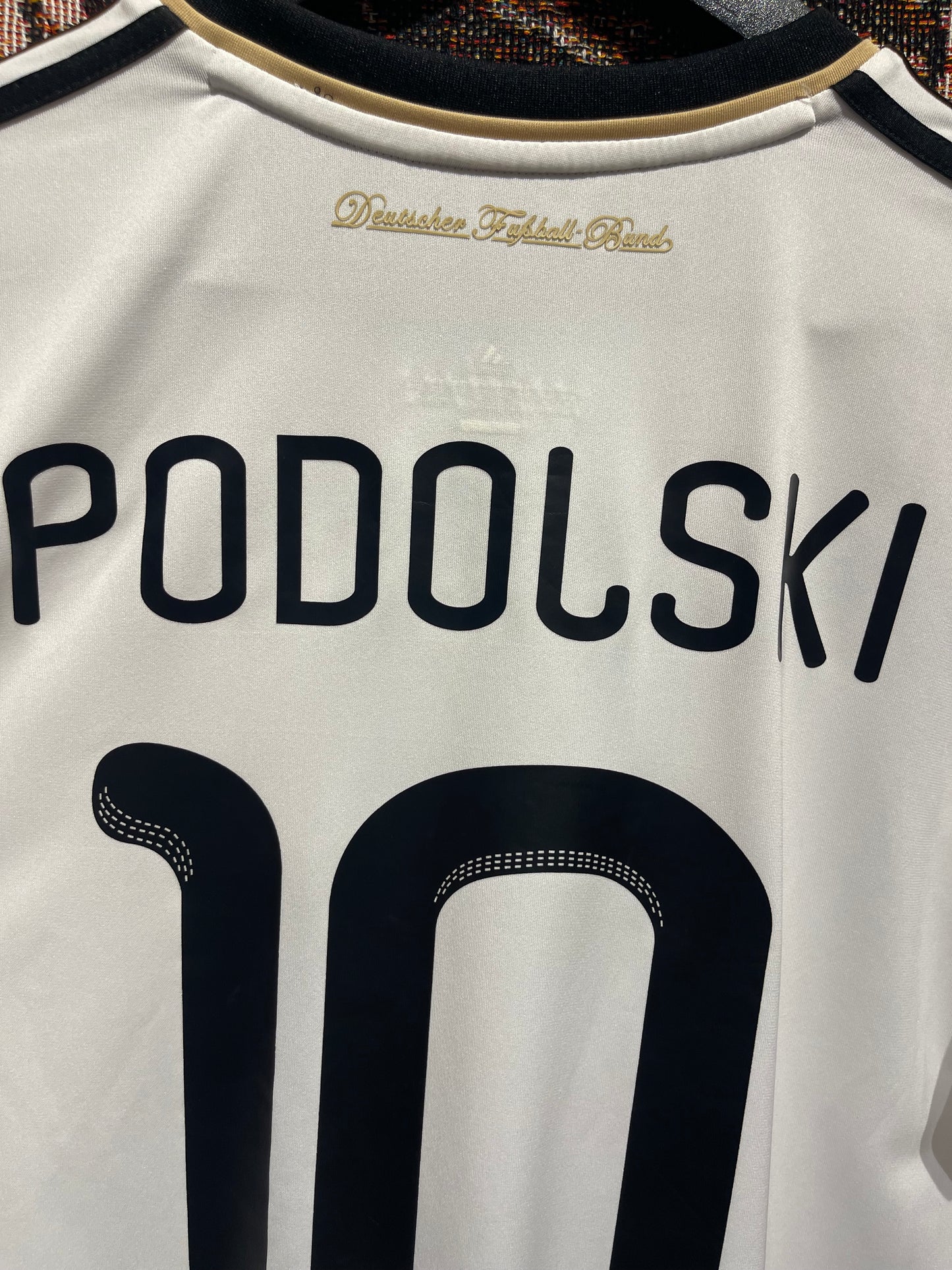 Deutschland 2010 Home Kit. (M) #10 Podolski.