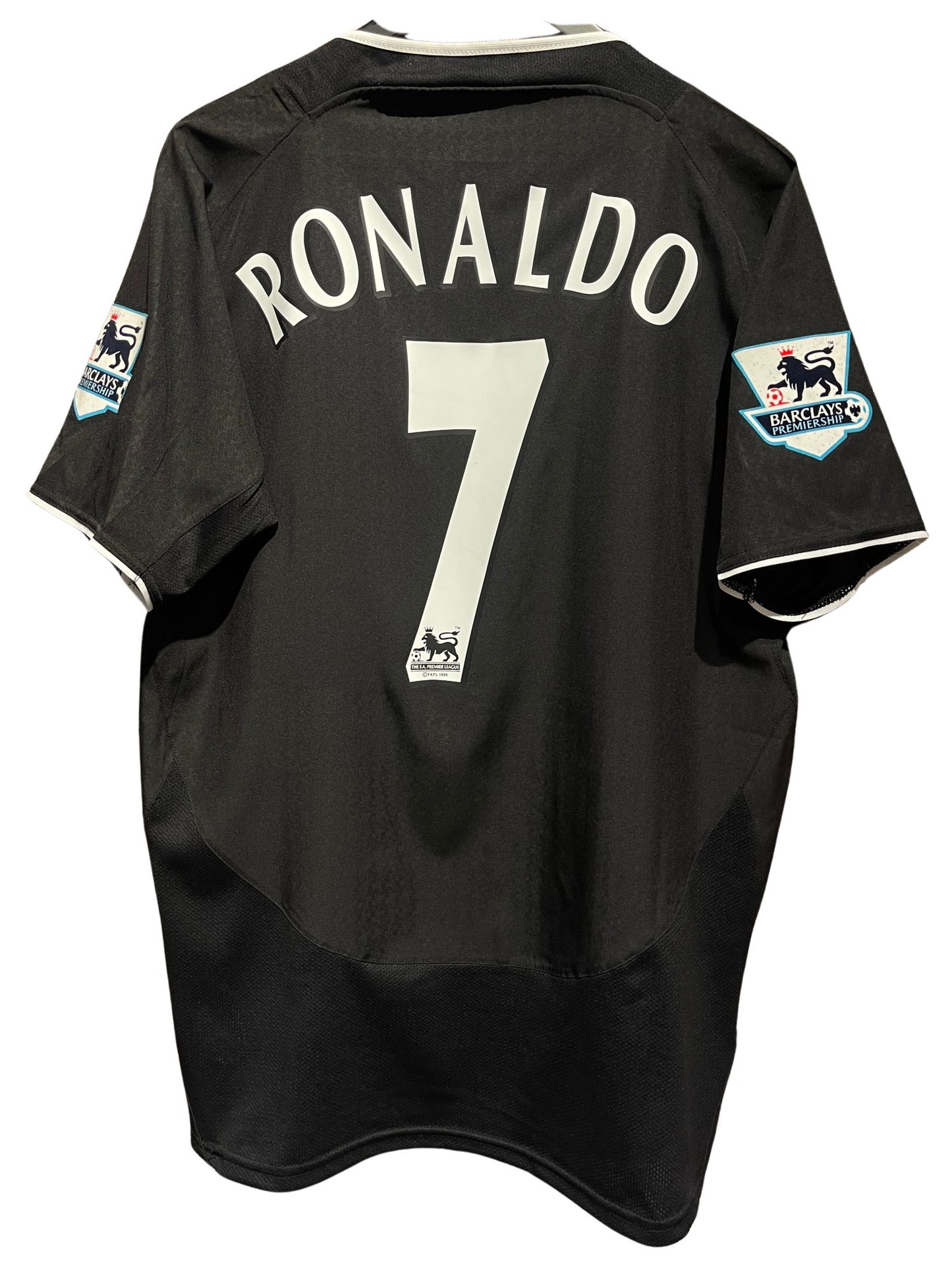 Manchester United 2003-05 Away Kit. #7 Ronaldo. (L)