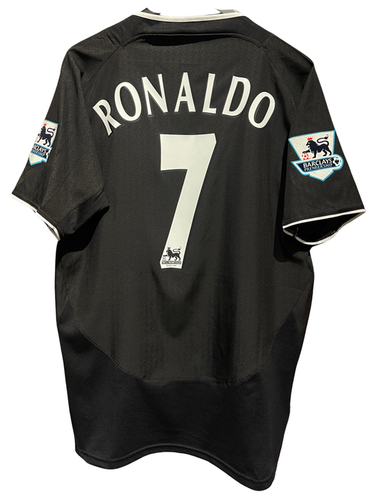 Manchester United 2003-05 Away Kit. #7 Ronaldo. (L)