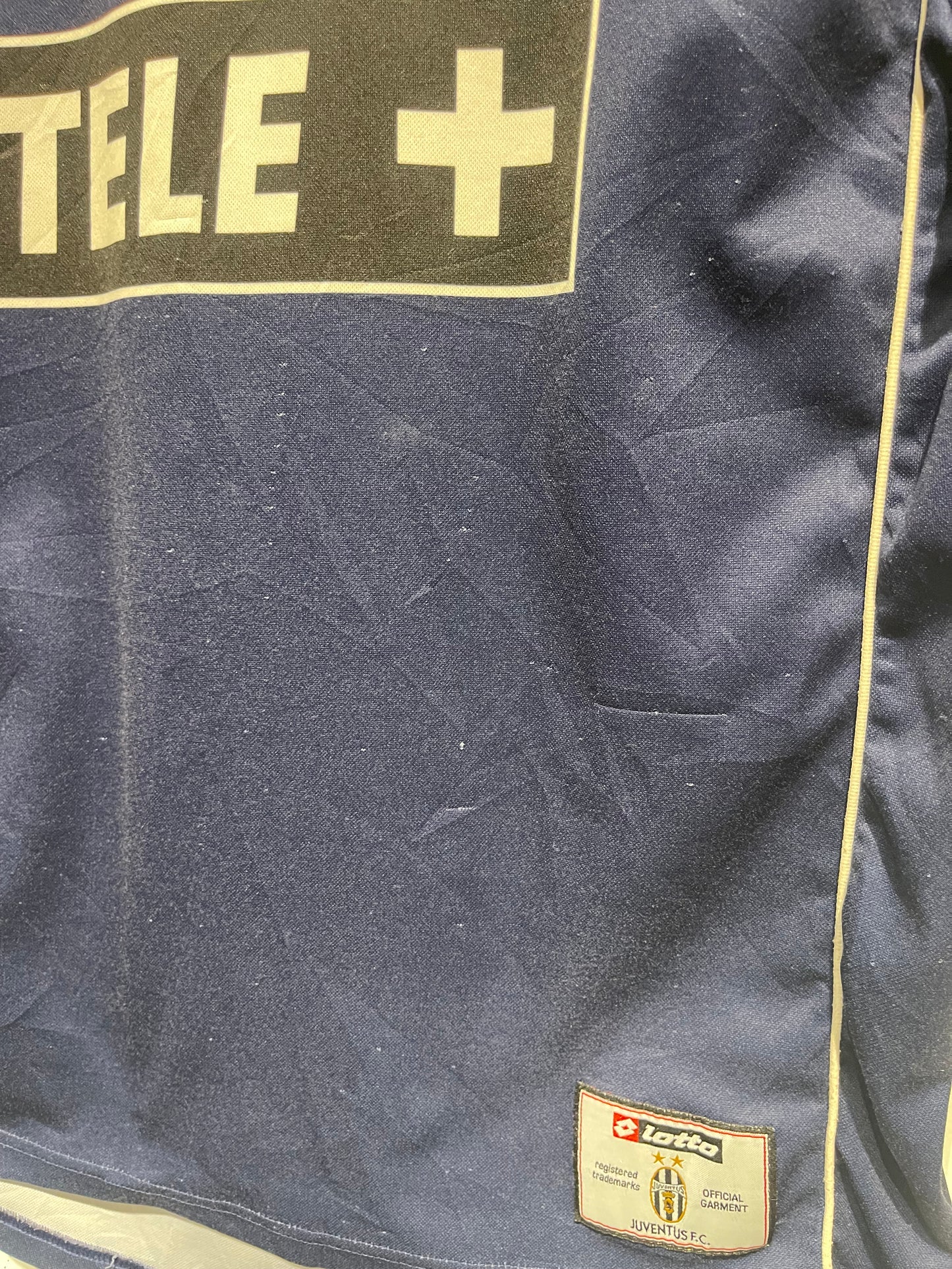 Juventus 2000-01 Third Kit. (M)