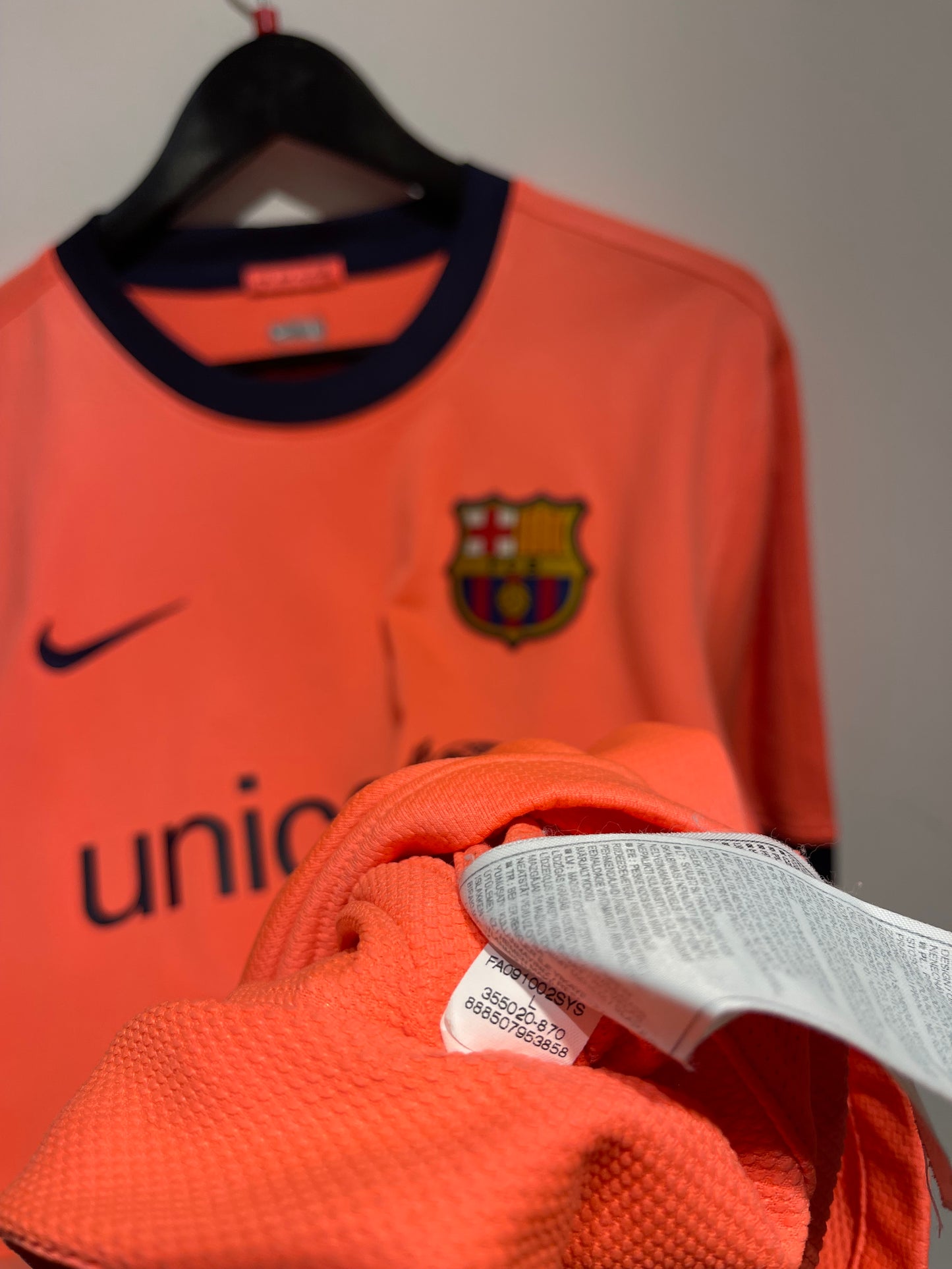 FC Barcelona 2009-10 Away Kit. (L)