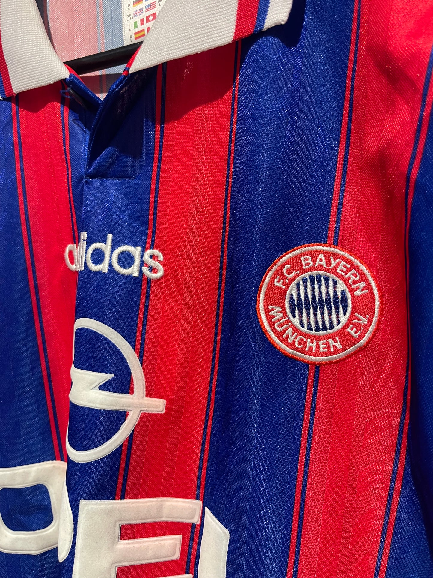 Fc Bayern München 1995-97 Home Kit. (L).