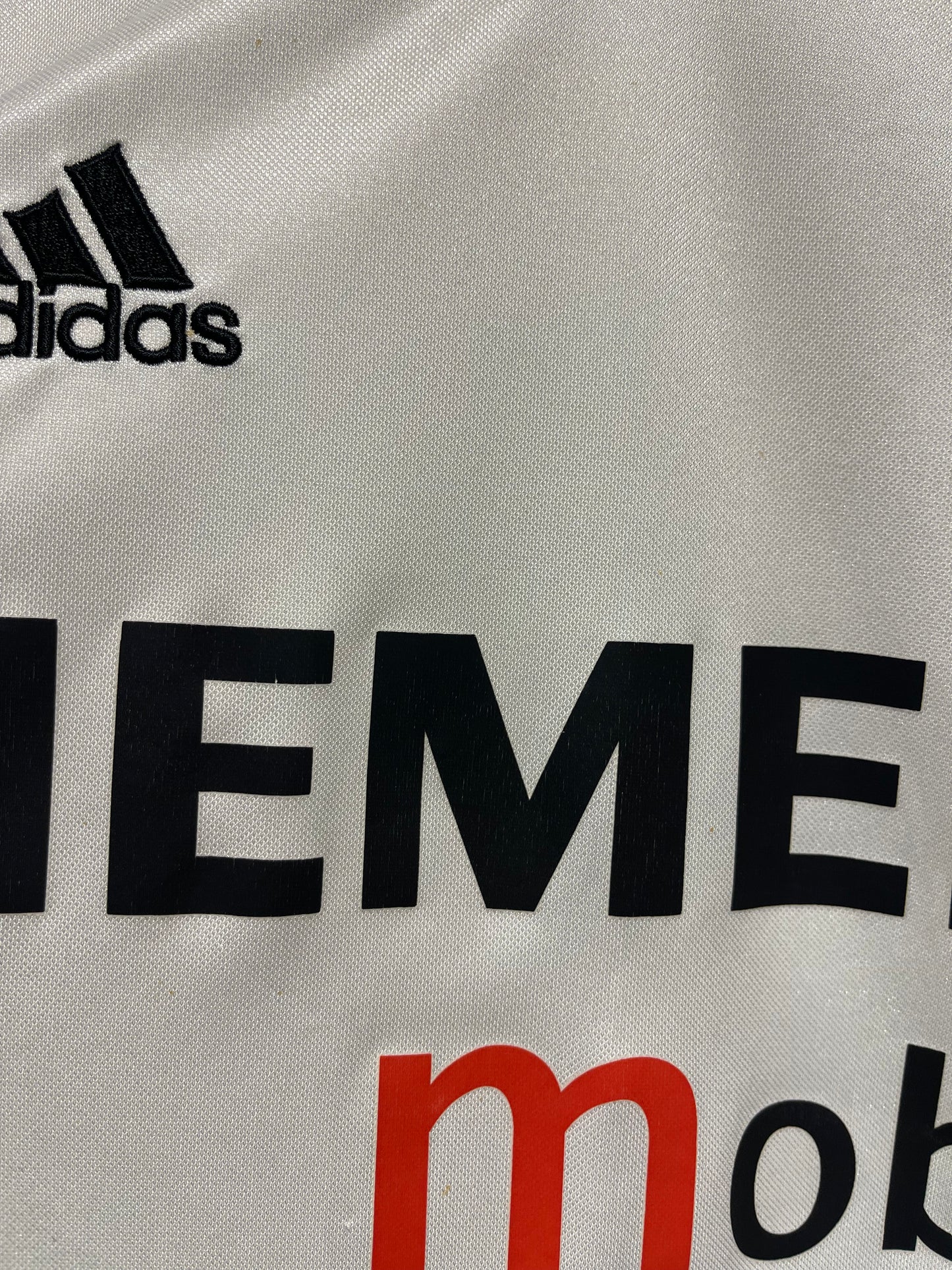 Real Madrid 2004-05 Home Kit. #5 Zidane. (M)