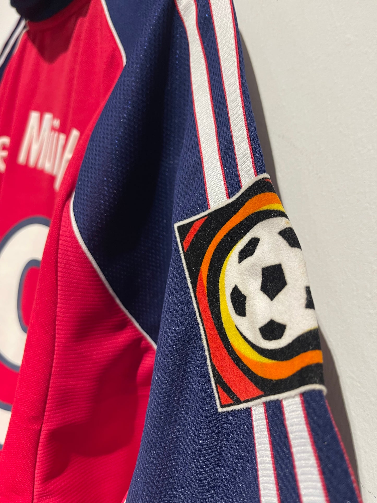 Bayern München 1999-01 Home Kit. #19 Jancker (XL).