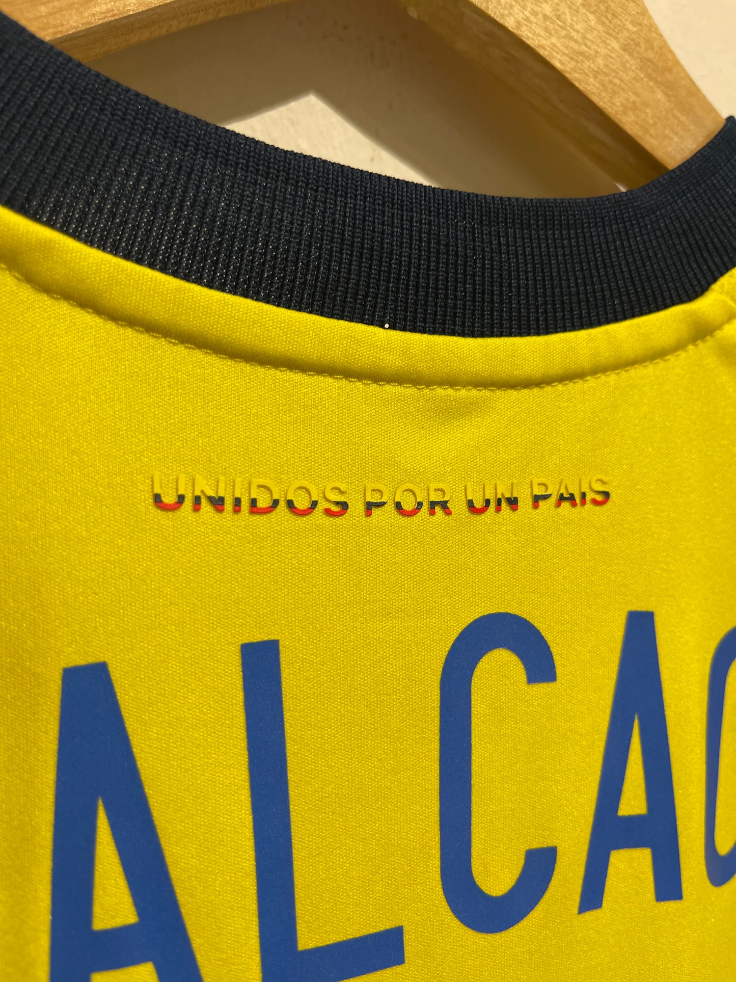 Colombia 2014 Home Kit. #9 Falcao. (M)