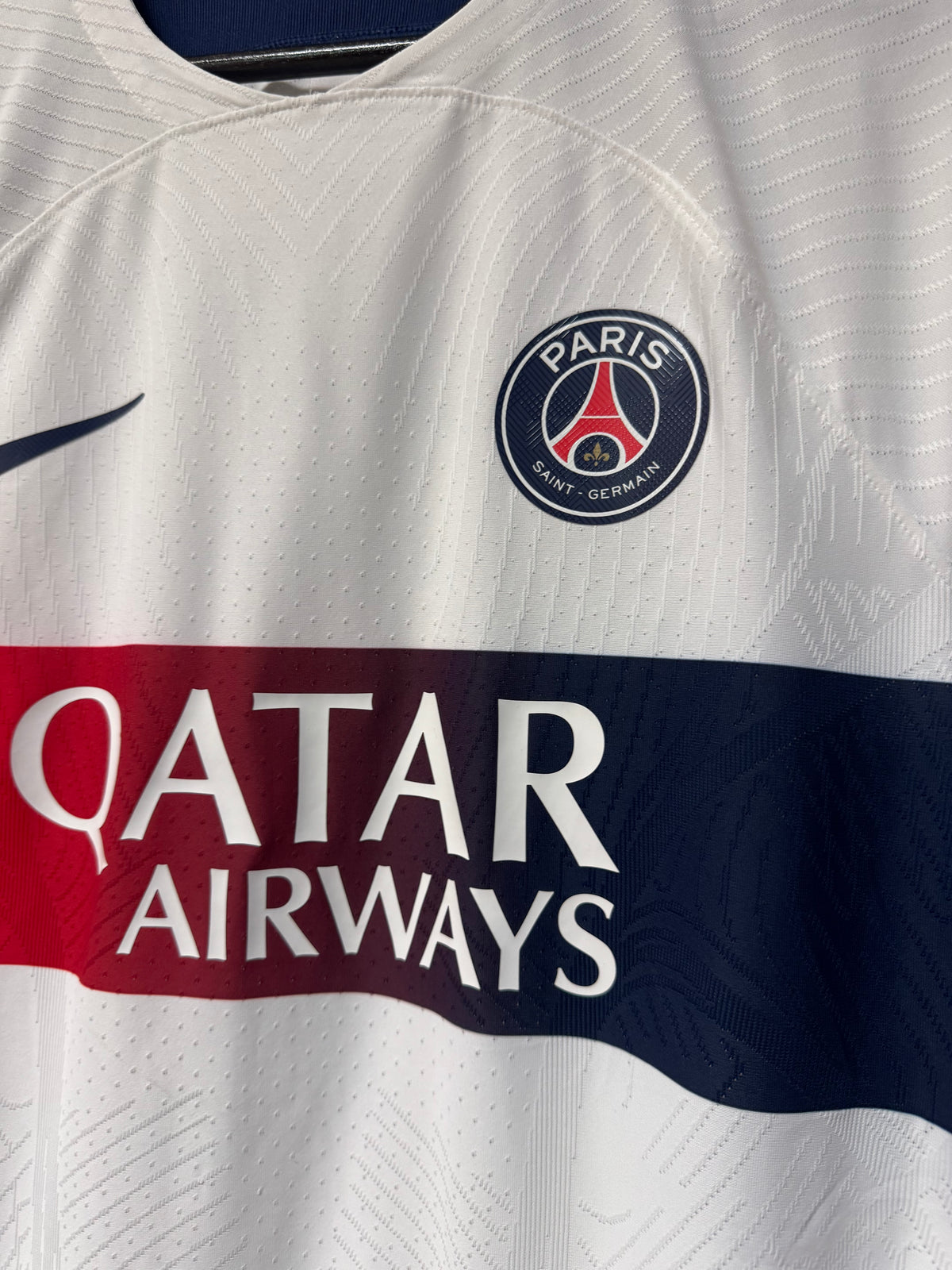 PSG 2023-24 Away Kit. #7 Mbappé. (M).
