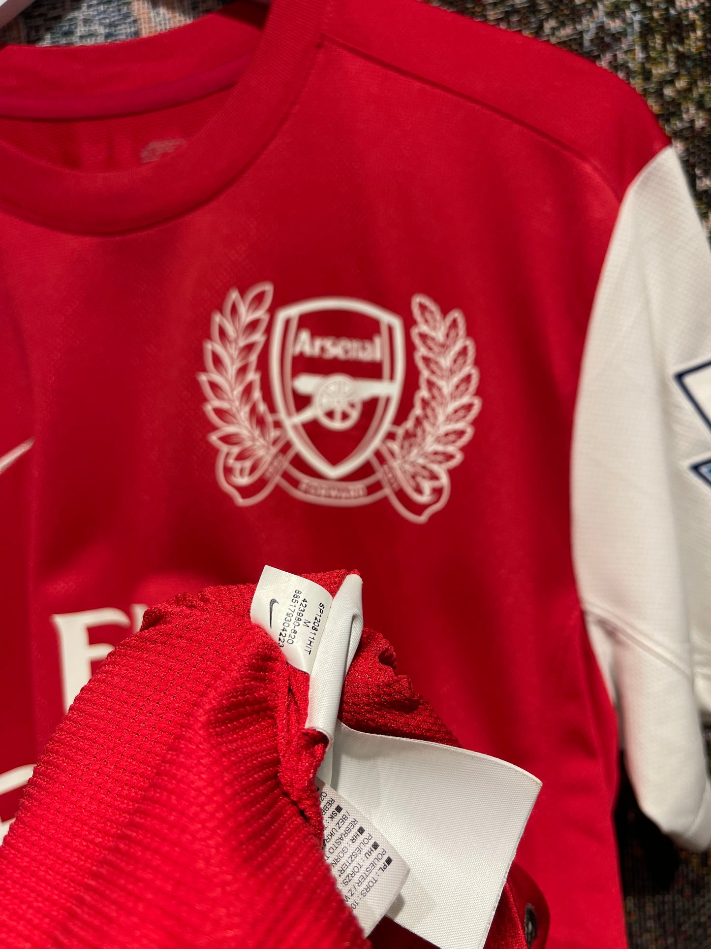 Arsenal 2011/12 Home Kit. #8 Arteta. (M)