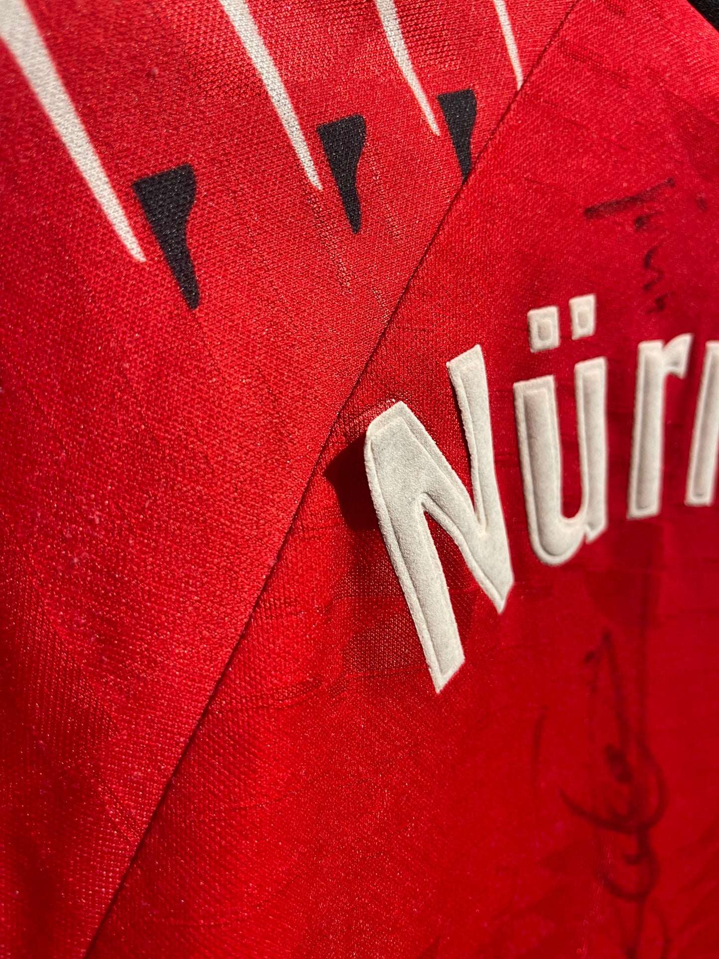 1. FC Nürnberg 1994-95 Home Kit. (M) (Signed).
