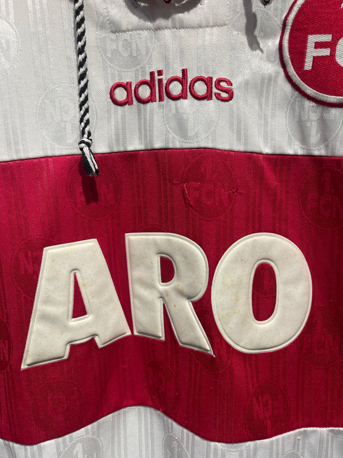 1. FC Nürnberg 1997-98 Away Kit. (L)