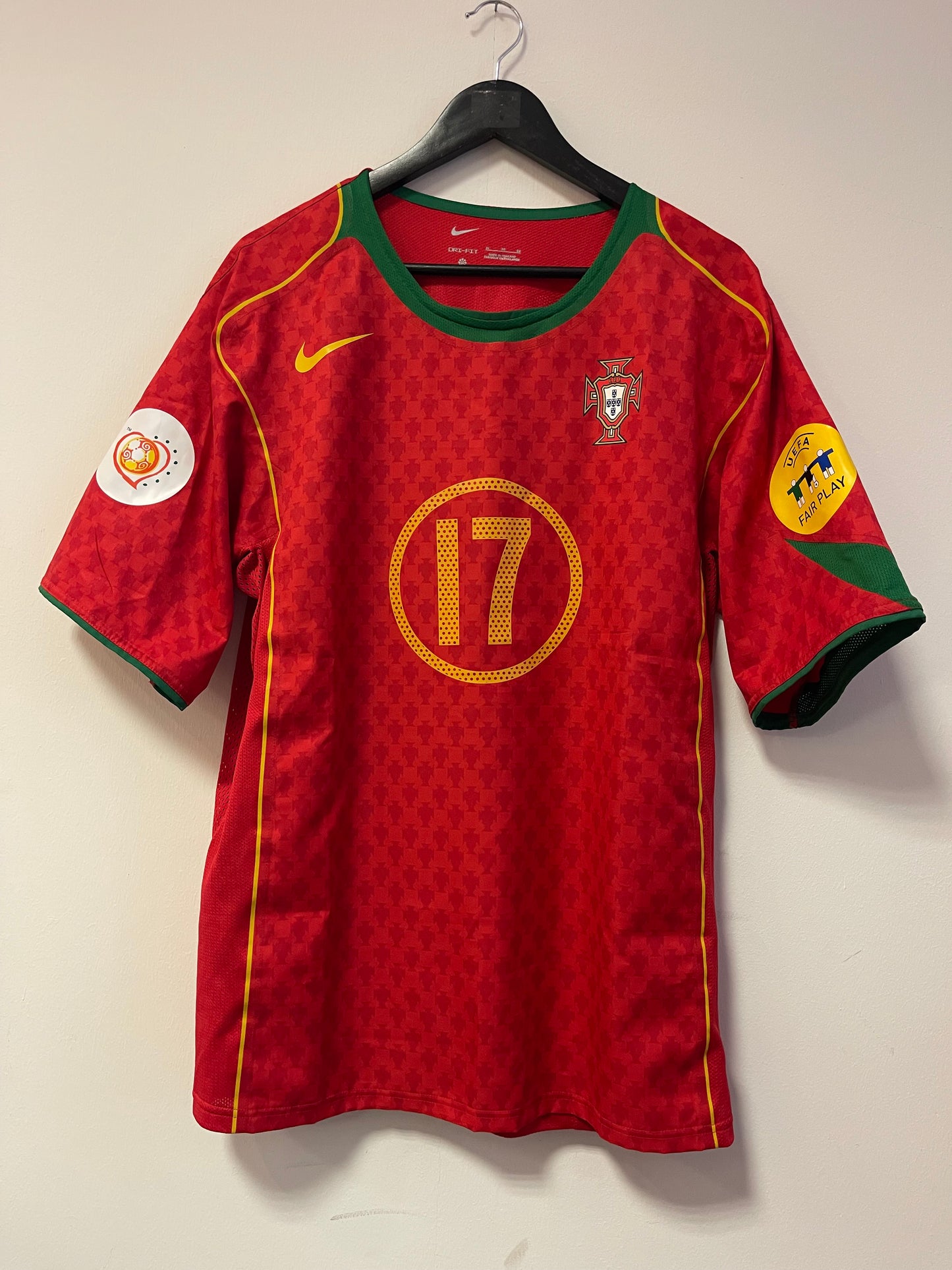 Portugal 2004 Home Kit. #17 C. Ronaldo. (XL)