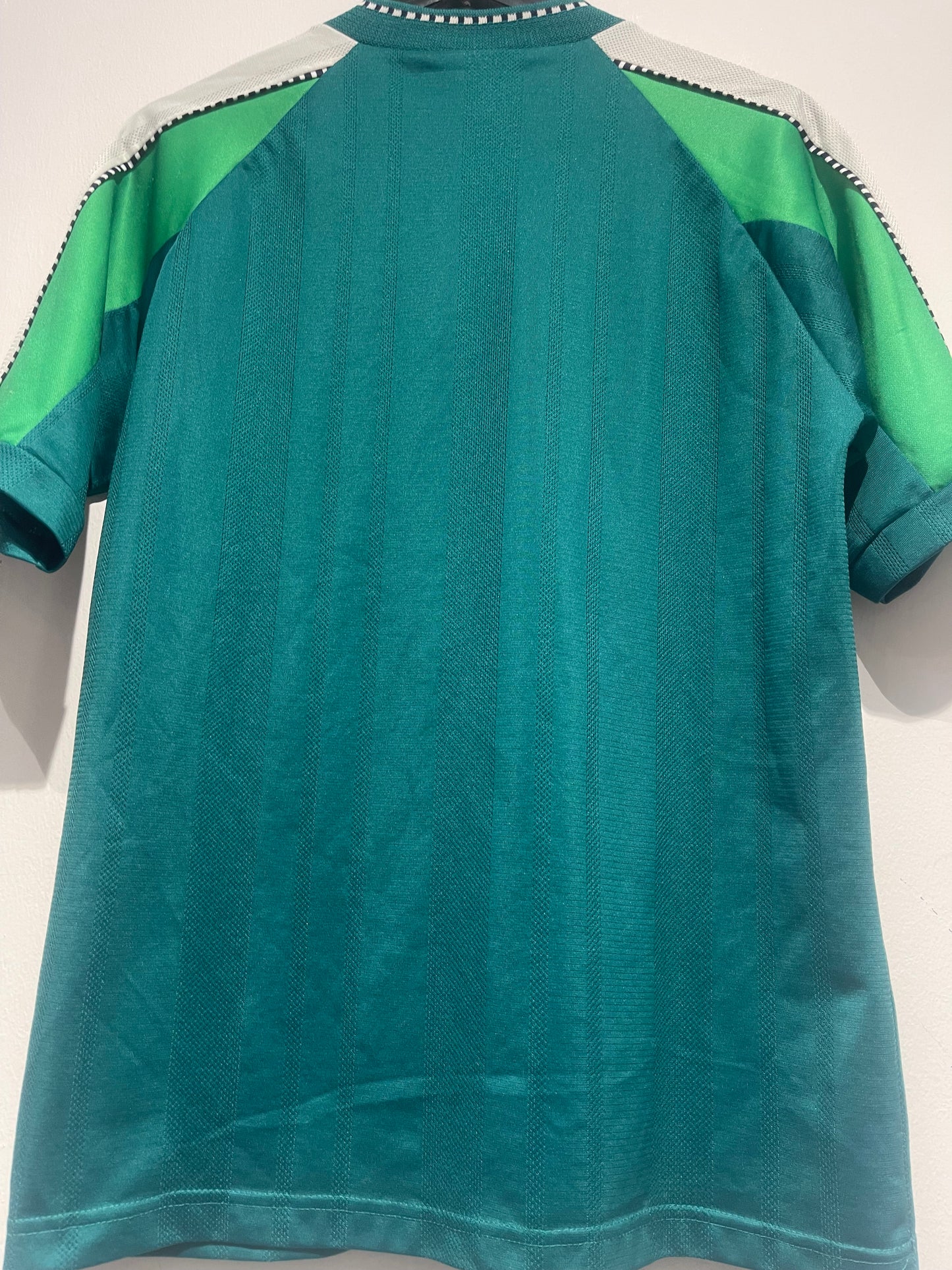 Werder Bremen 1997-98 Home Kit. (M)