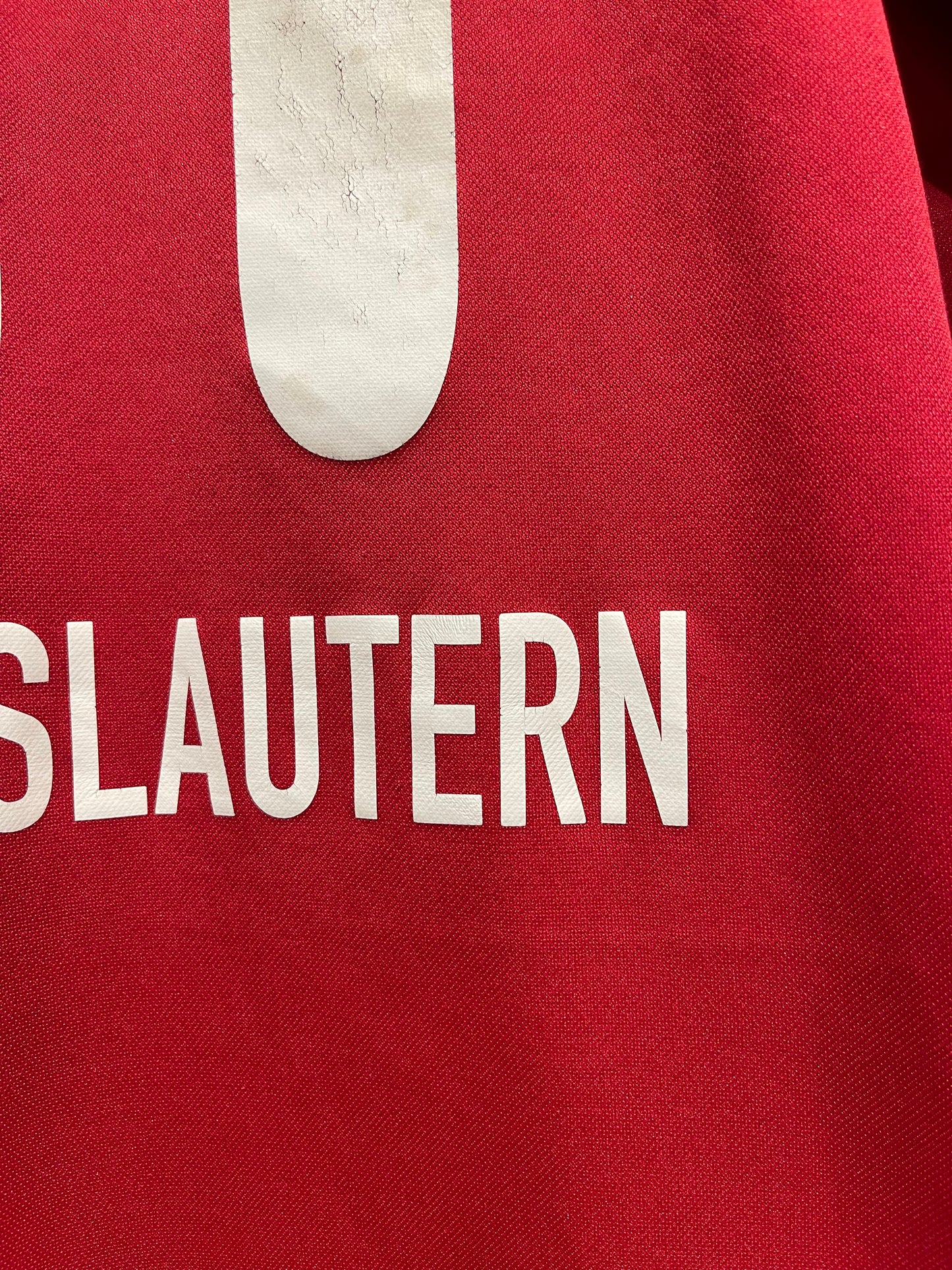1. FC Kaiserslautern 2000/01 Home Kit. (Matchworn #11 O. Marschall) (XL).