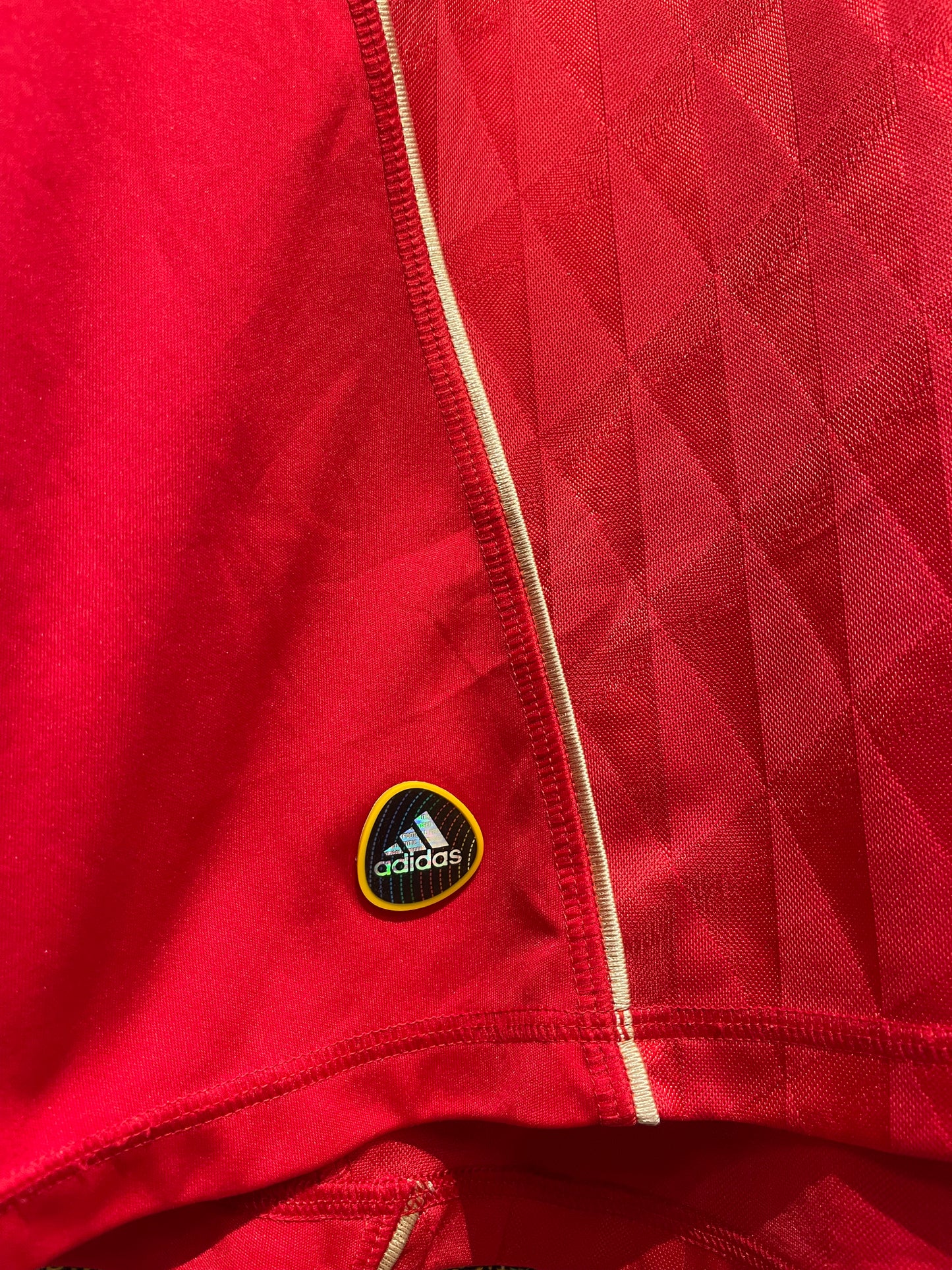 Liverpool FC 2010/11 Home Kit. #7 Suarez. (L/XL)