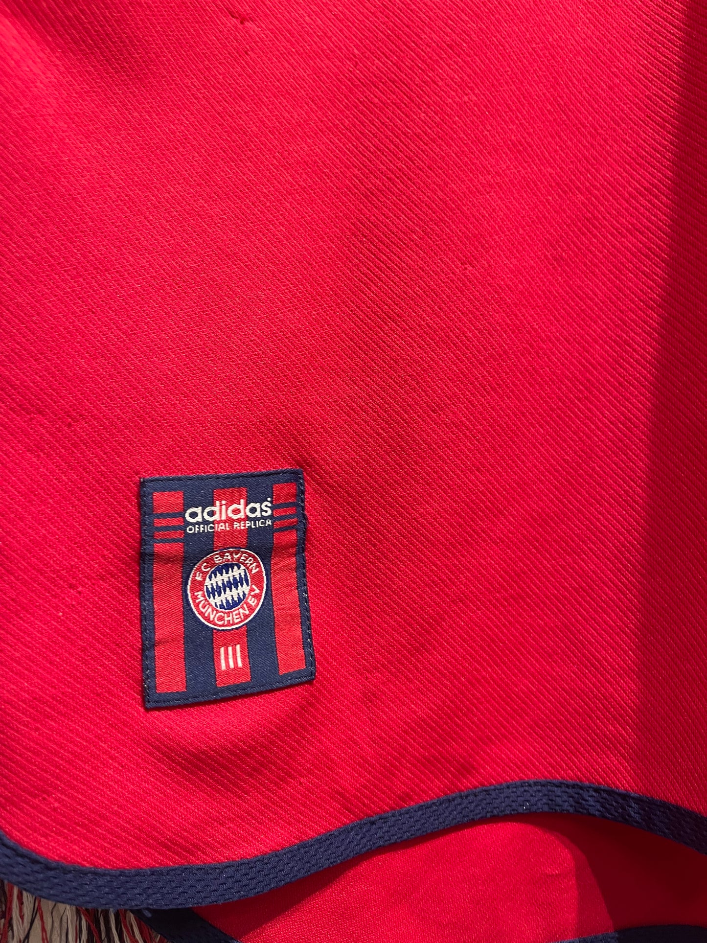 FC Bayern München 1999-01 Home Kit. (XL) #8 Strunz.
