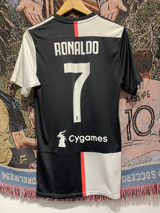 Juventus 2018-19 Home Kit.(M) #7 C. Ronaldo.