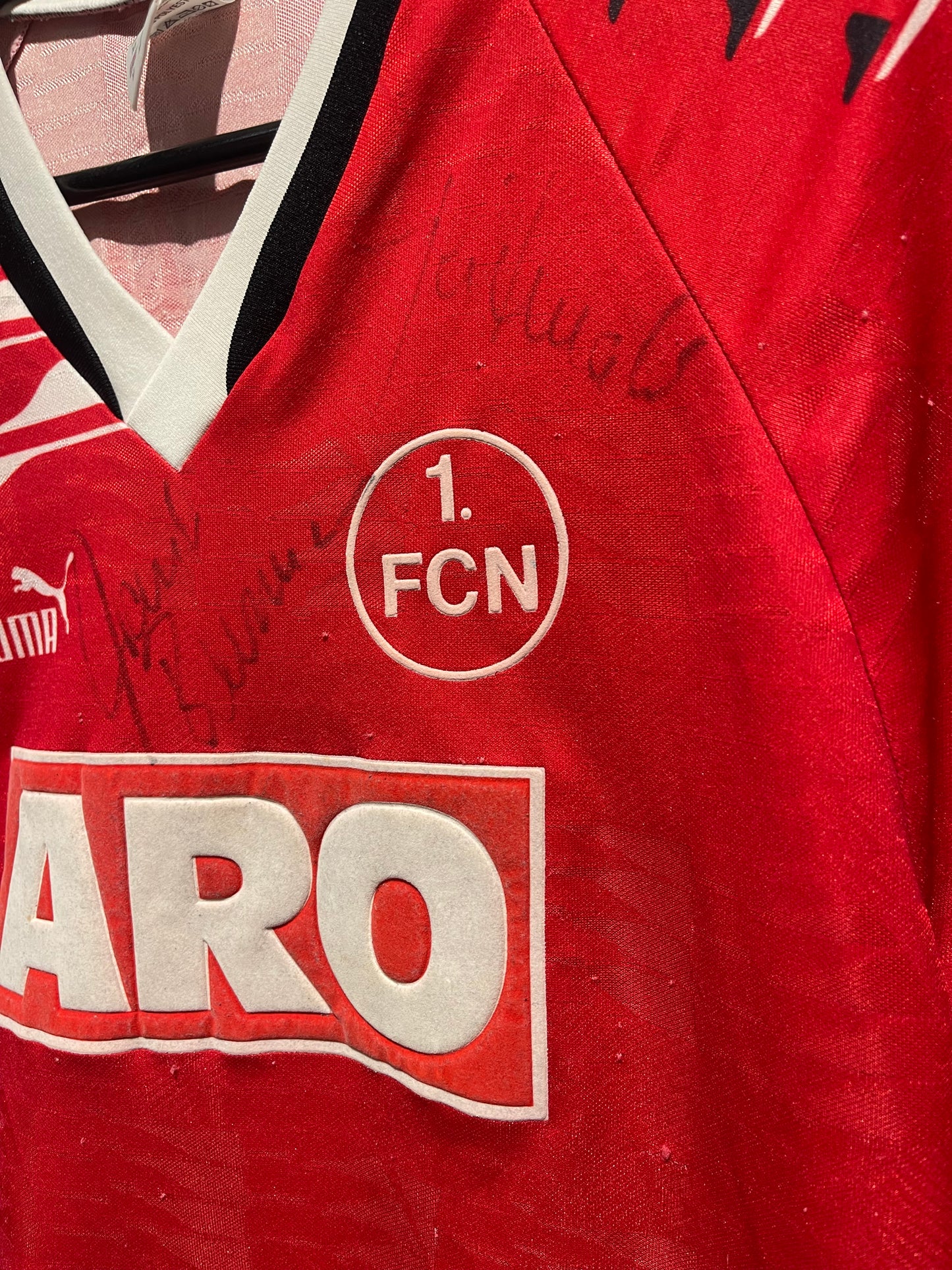 1. FC Nürnberg 1994-95 Home Kit. (M) (Signed).