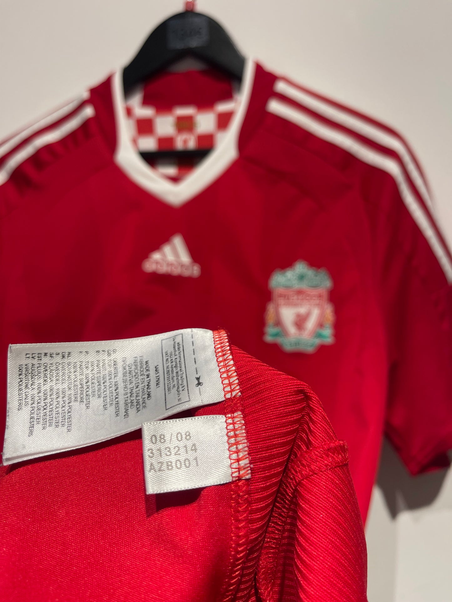 Liverpool FC 2008-10 Home Kit. #8 Gerrard (L)