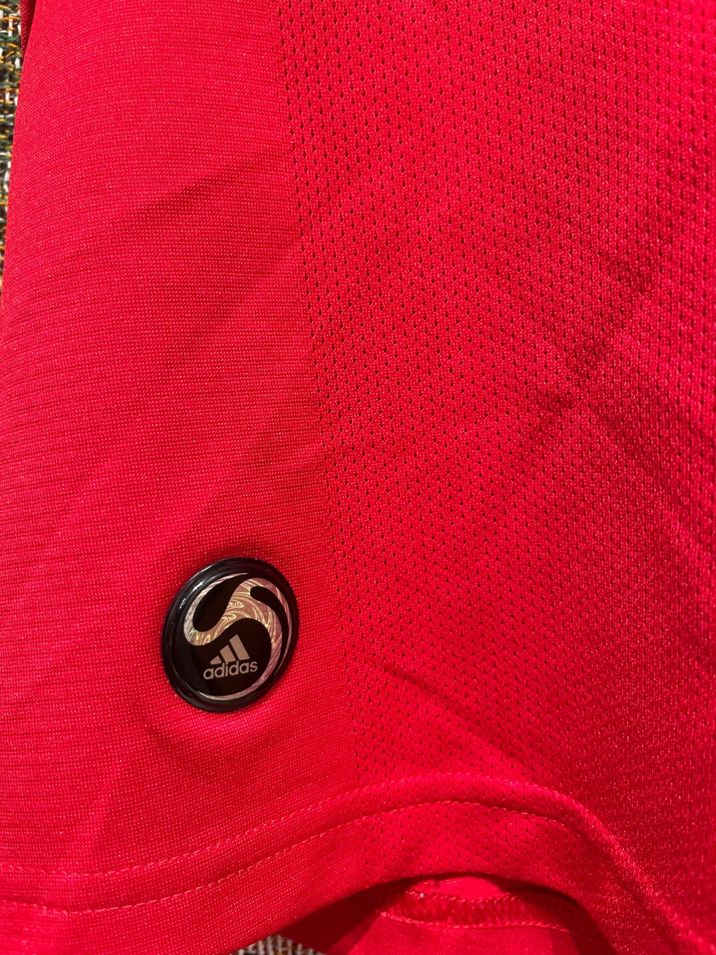 Liverpool FC 2008/10 Home Kit. #8 Gerrard. (S)