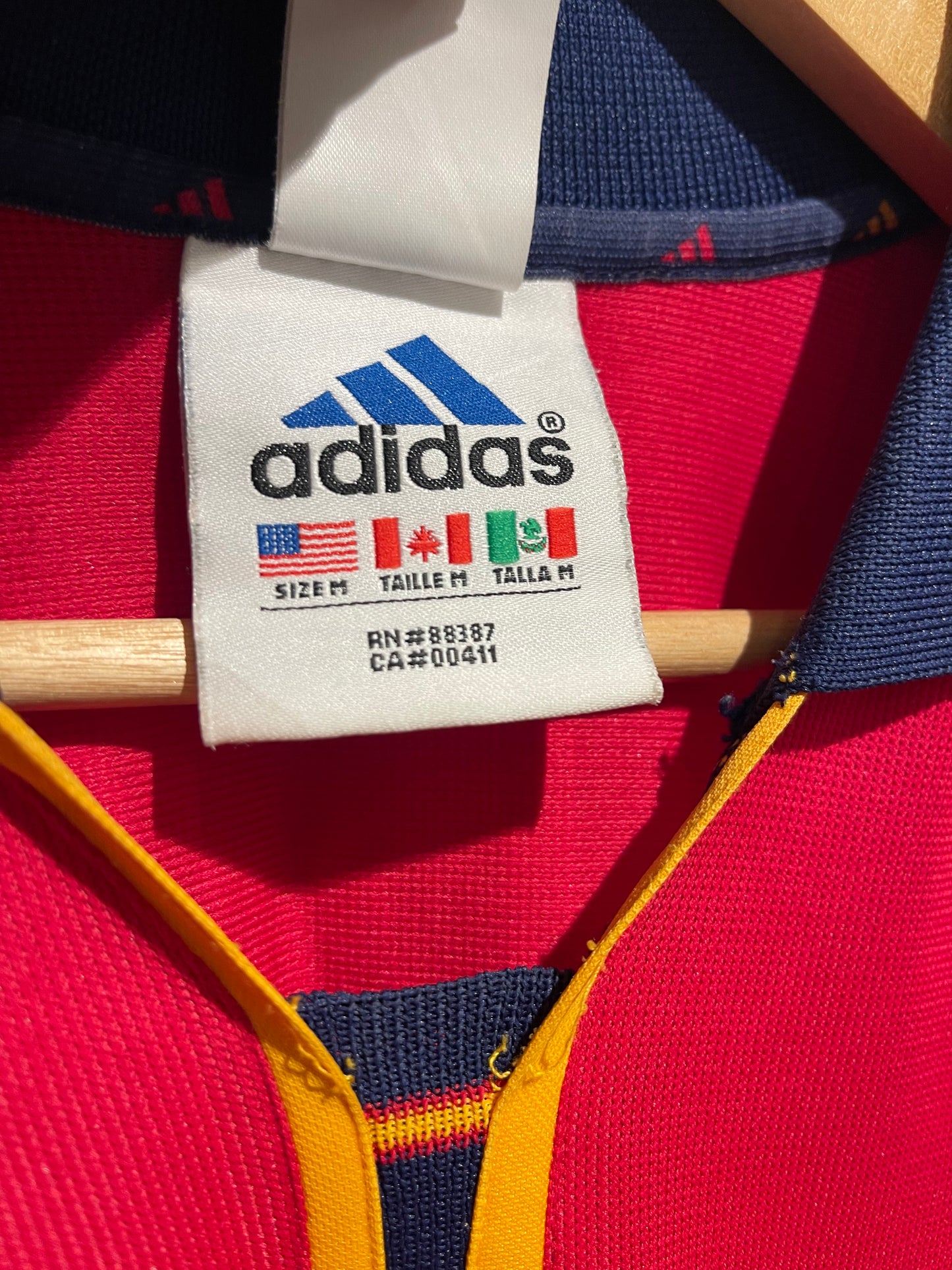 Spain 2000 Home Kit. #4 Guardiola. (M).