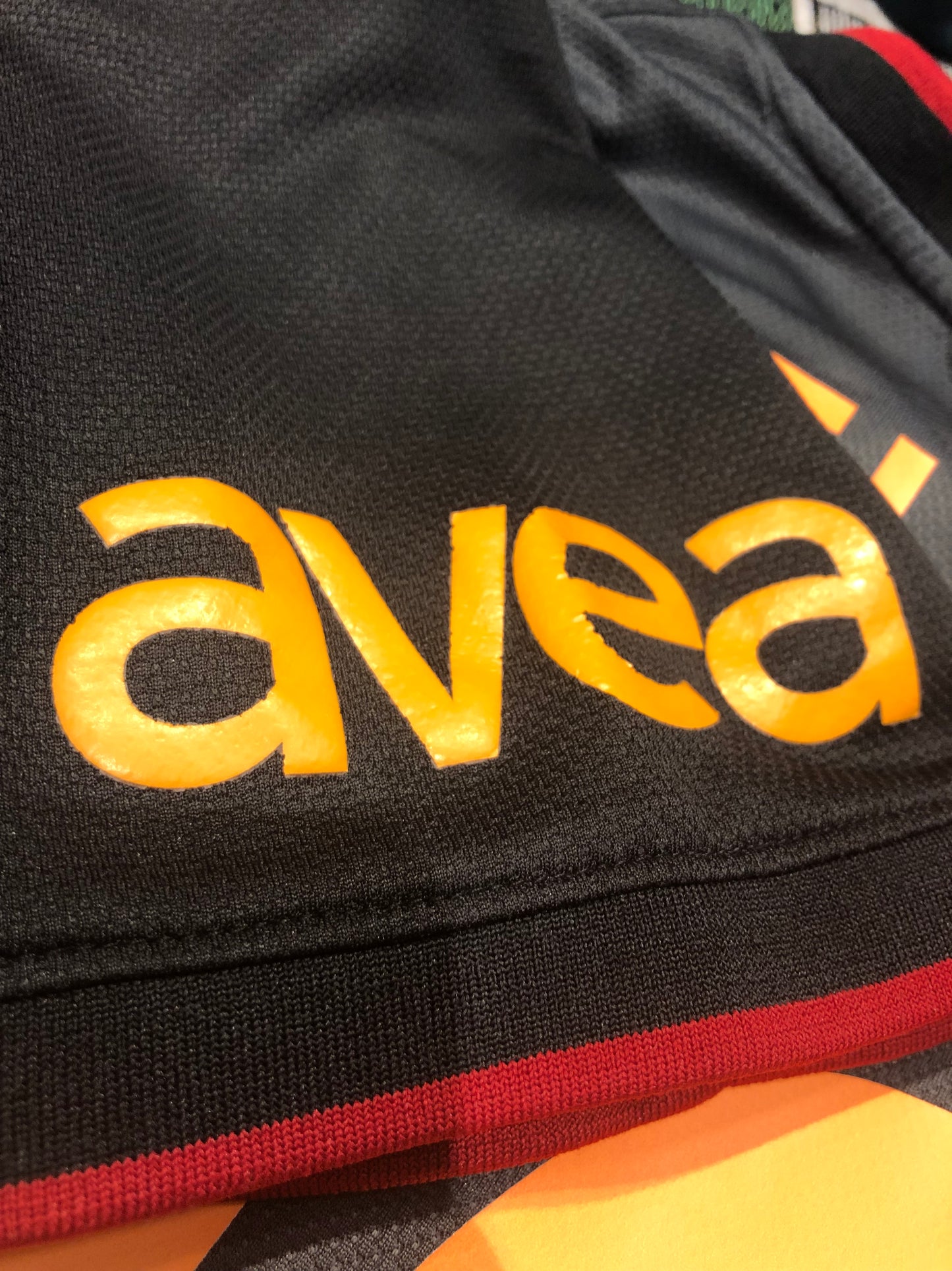 Galatasaray 2013-14 Away Kit. #10 Sneijder (M)
