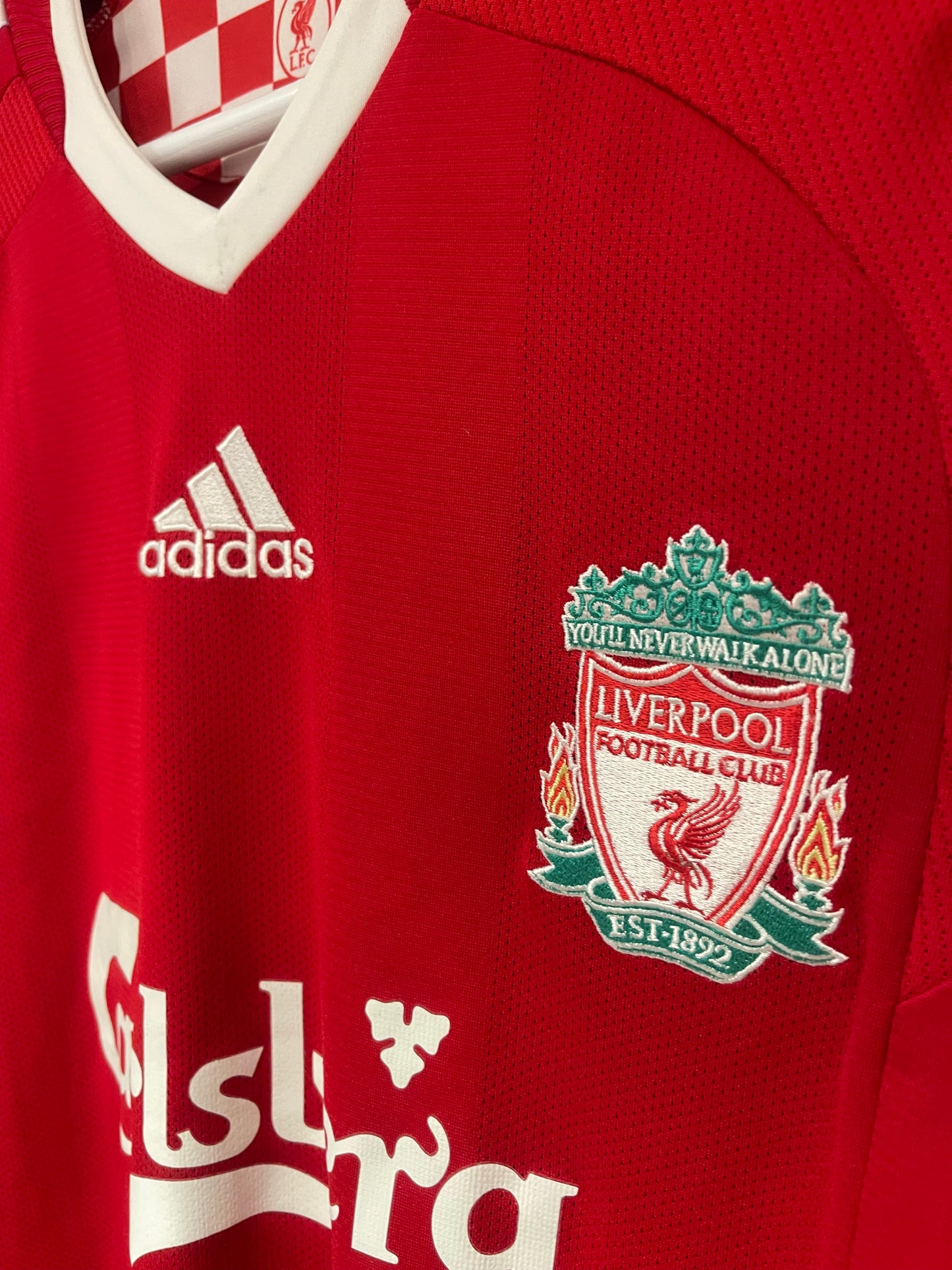 Liverpool FC 2008/10 Home Kit. #8 Gerrard. (S)