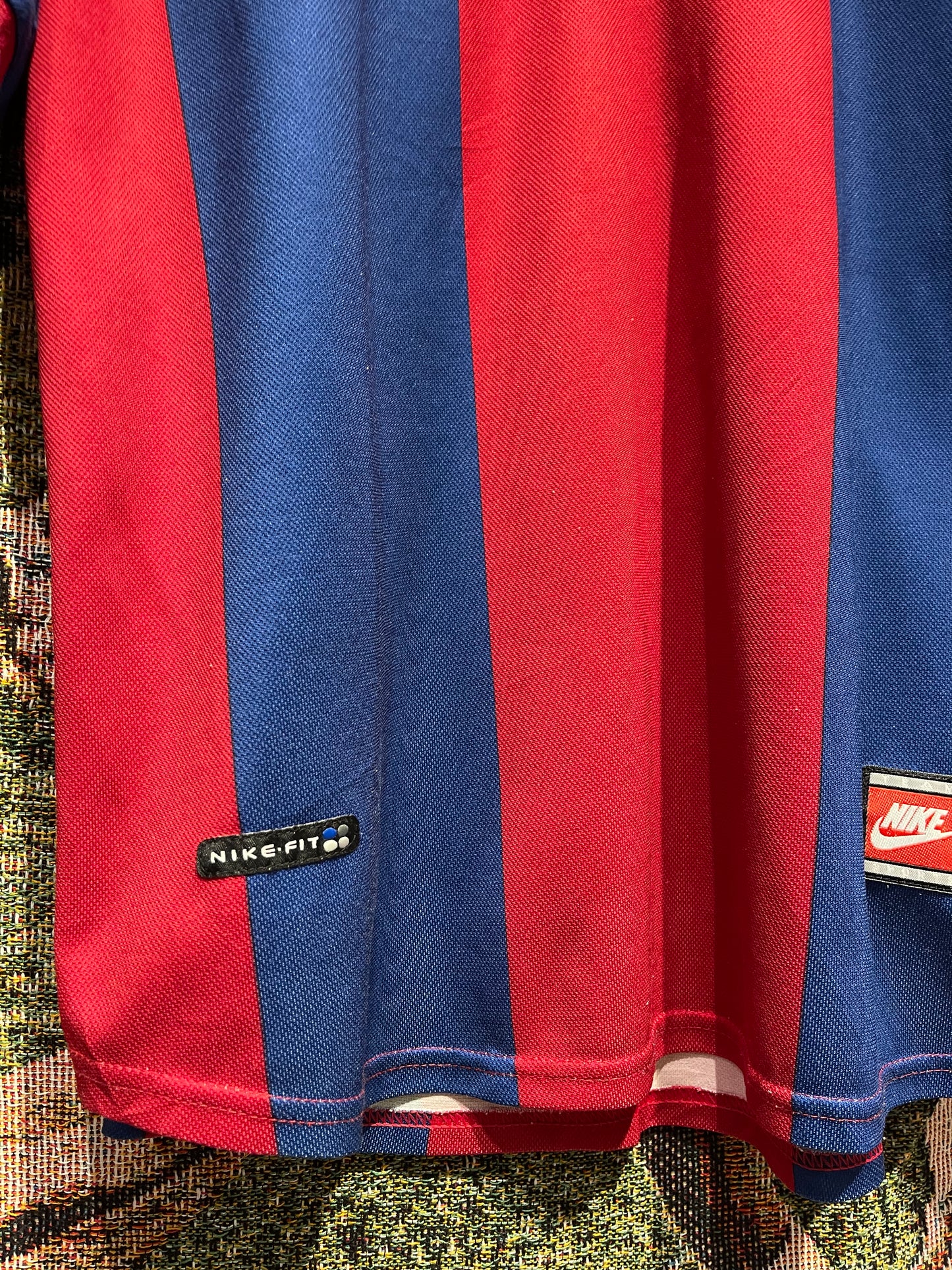 FC Barcelona 1998/99 Home Kit. (L)