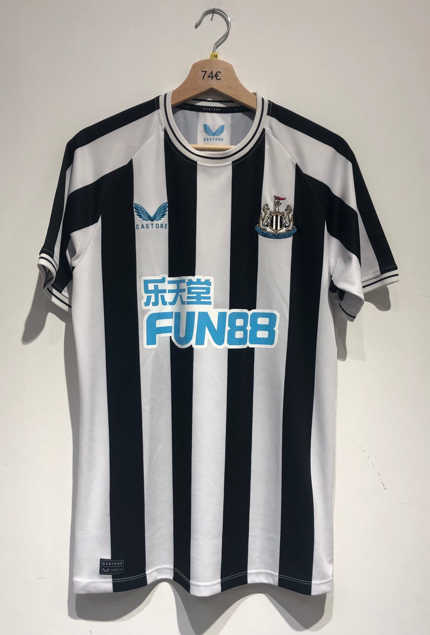Newcastle United 2022-23 Home Kit. #2 Trippier (M)